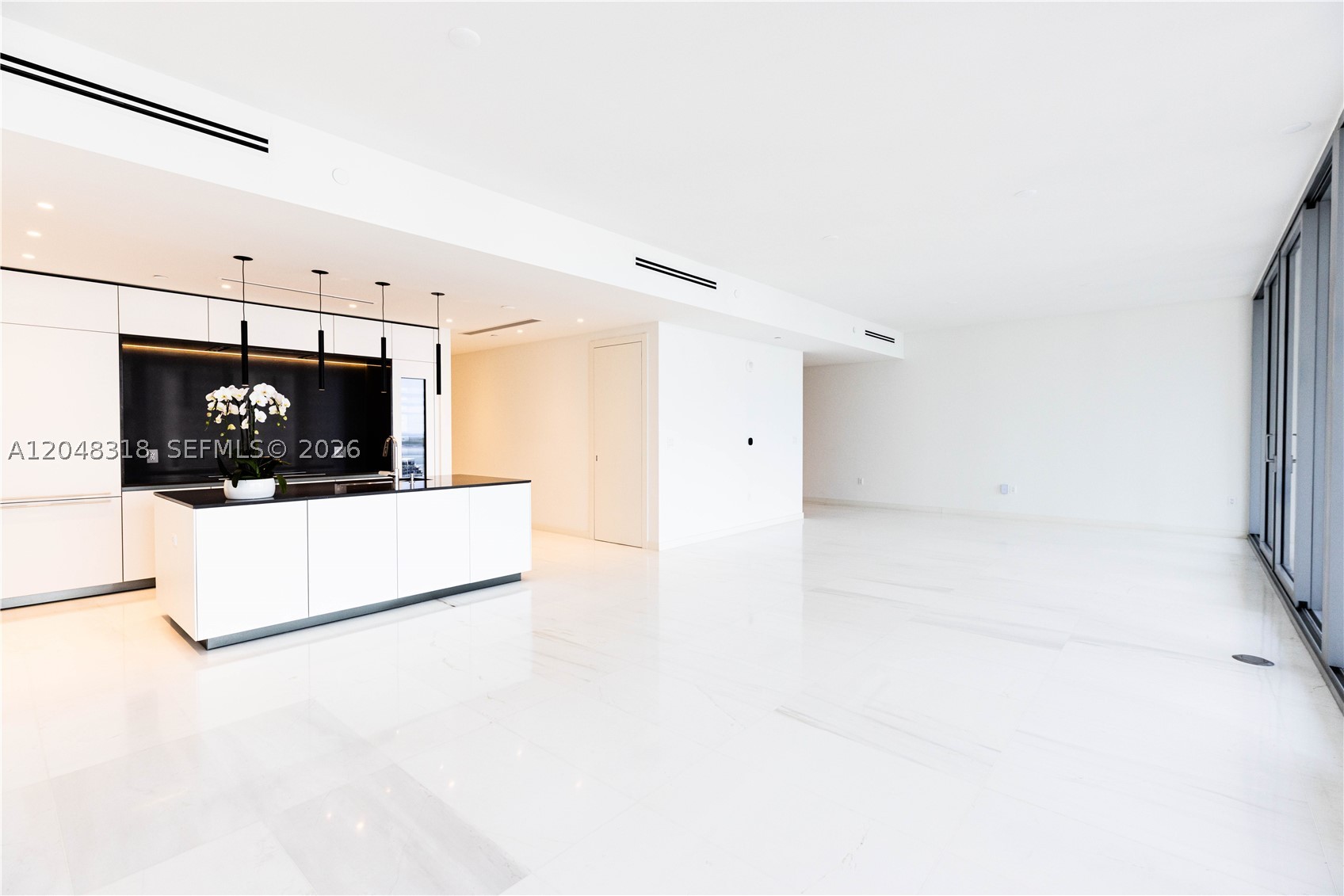 300 Biscayne Boulevard Way #2702E, Miami FL 33131