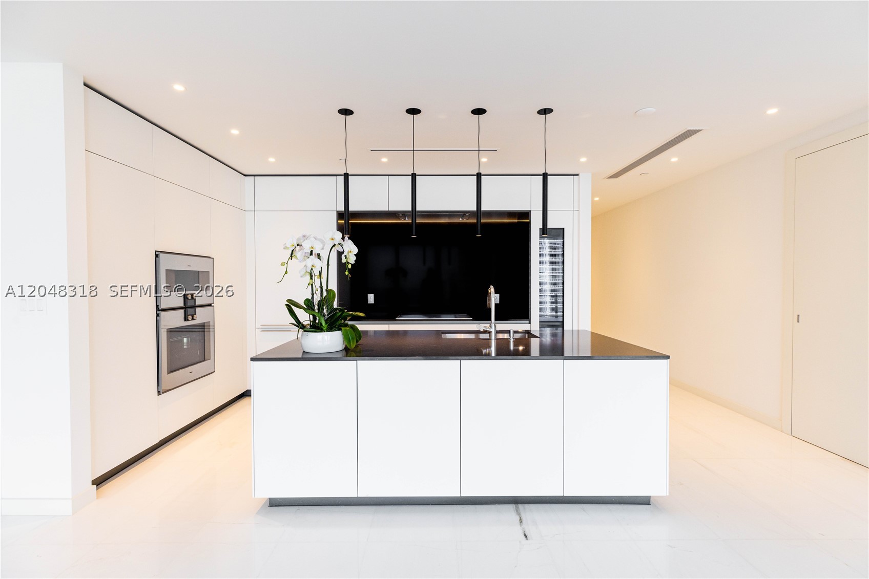 300 Biscayne Boulevard Way #2702E, Miami FL 33131