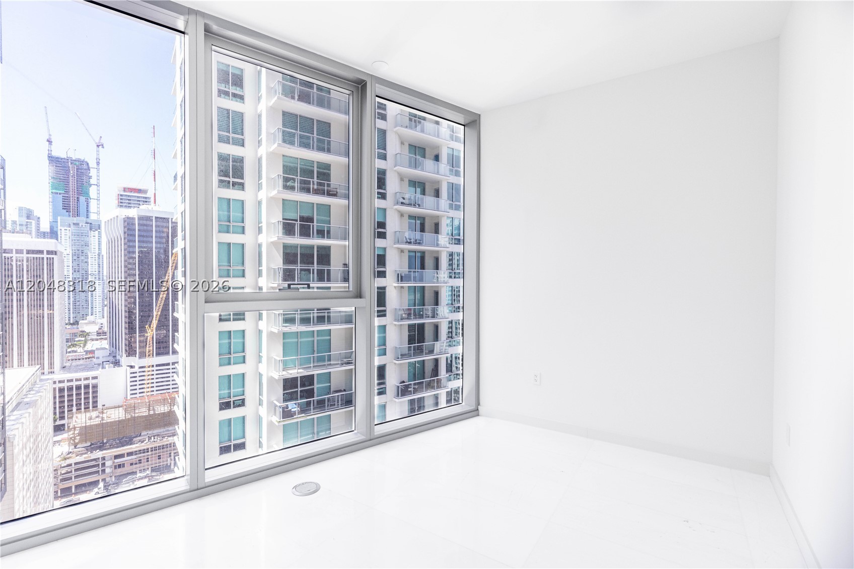 300 Biscayne Boulevard Way #2702E, Miami FL 33131