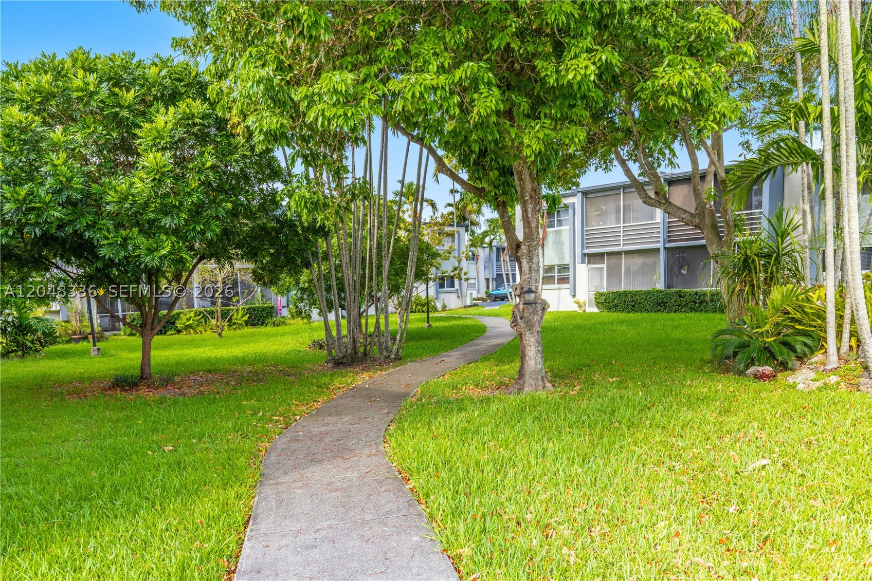 8752 SW 12th St #201, Miami FL 33174