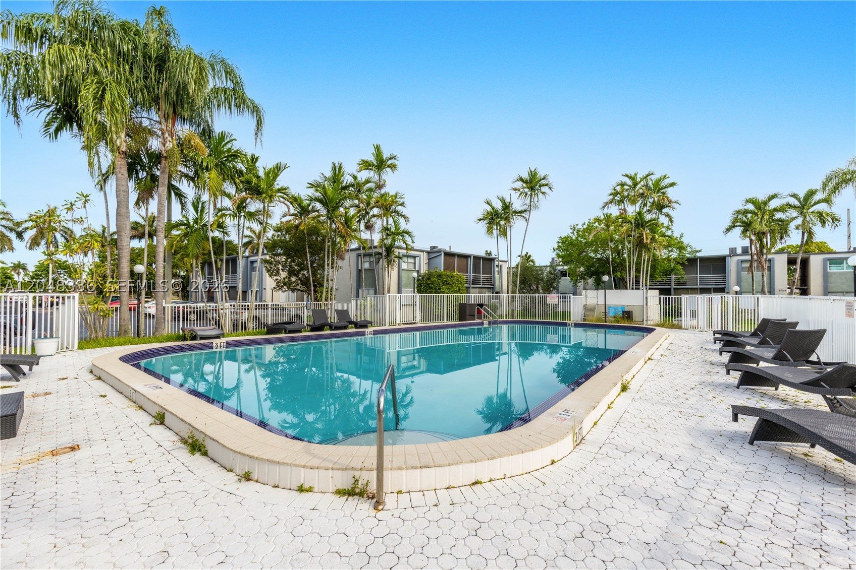 8752 SW 12th St #201, Miami FL 33174