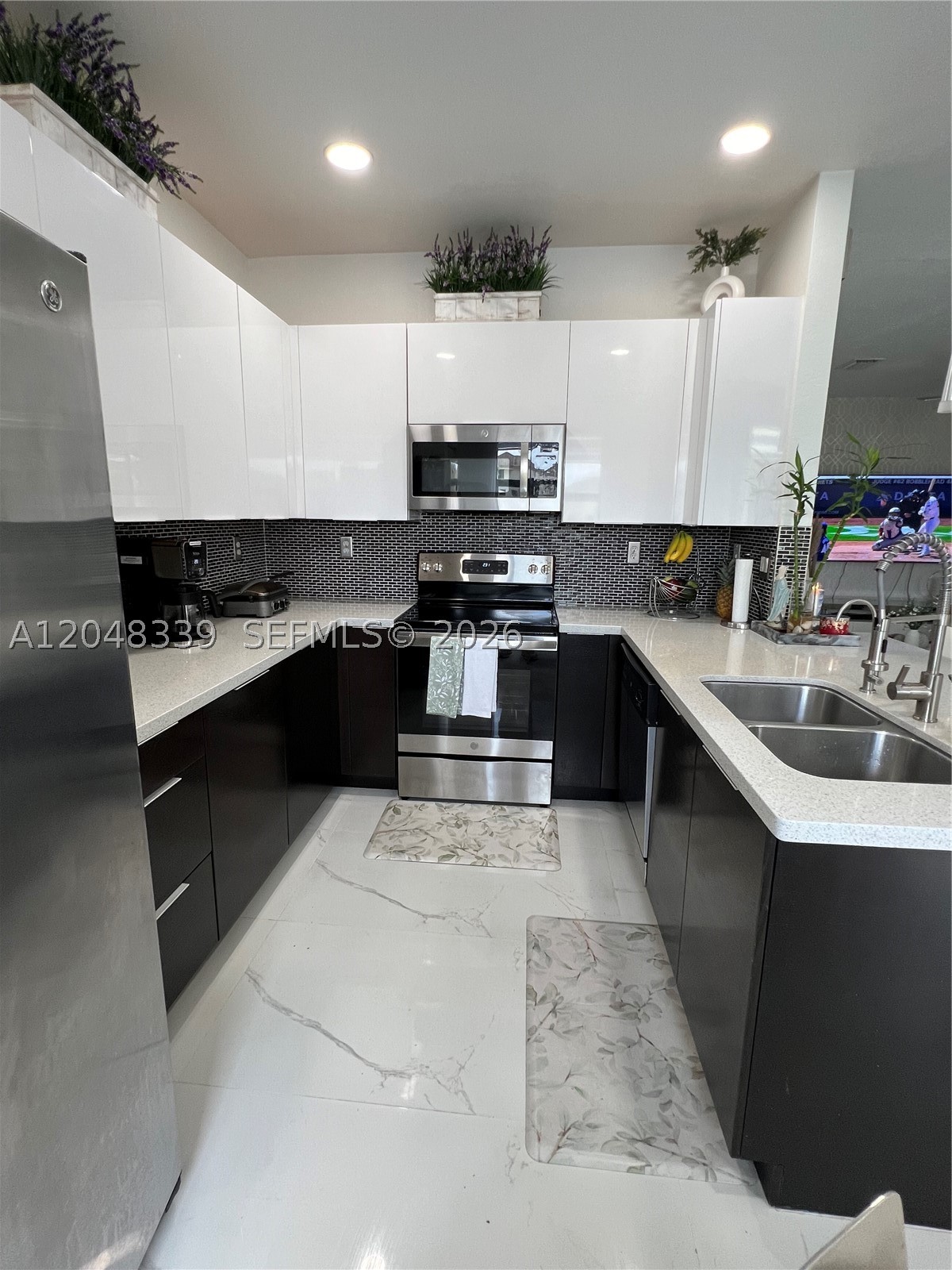 9336 W 34th Ct, Hialeah FL 33018