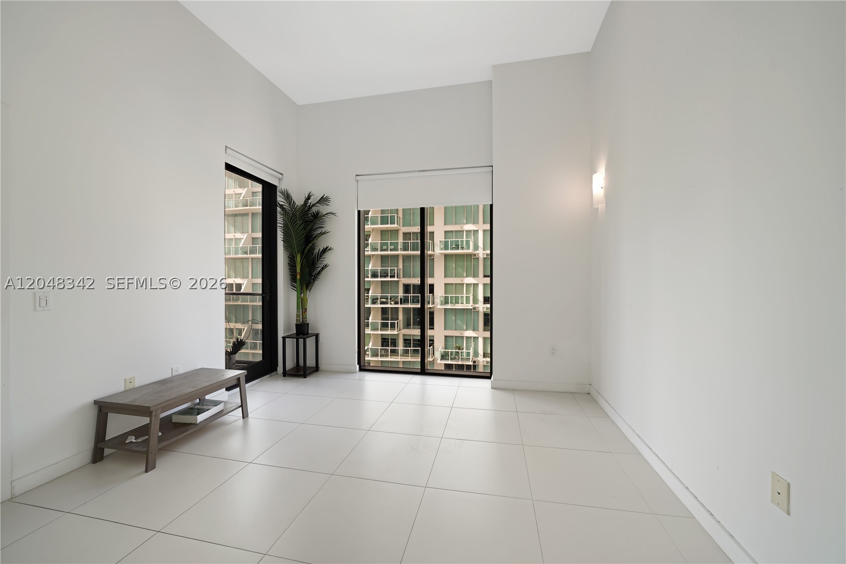 31 SE 6th St #2706, Miami FL 33131