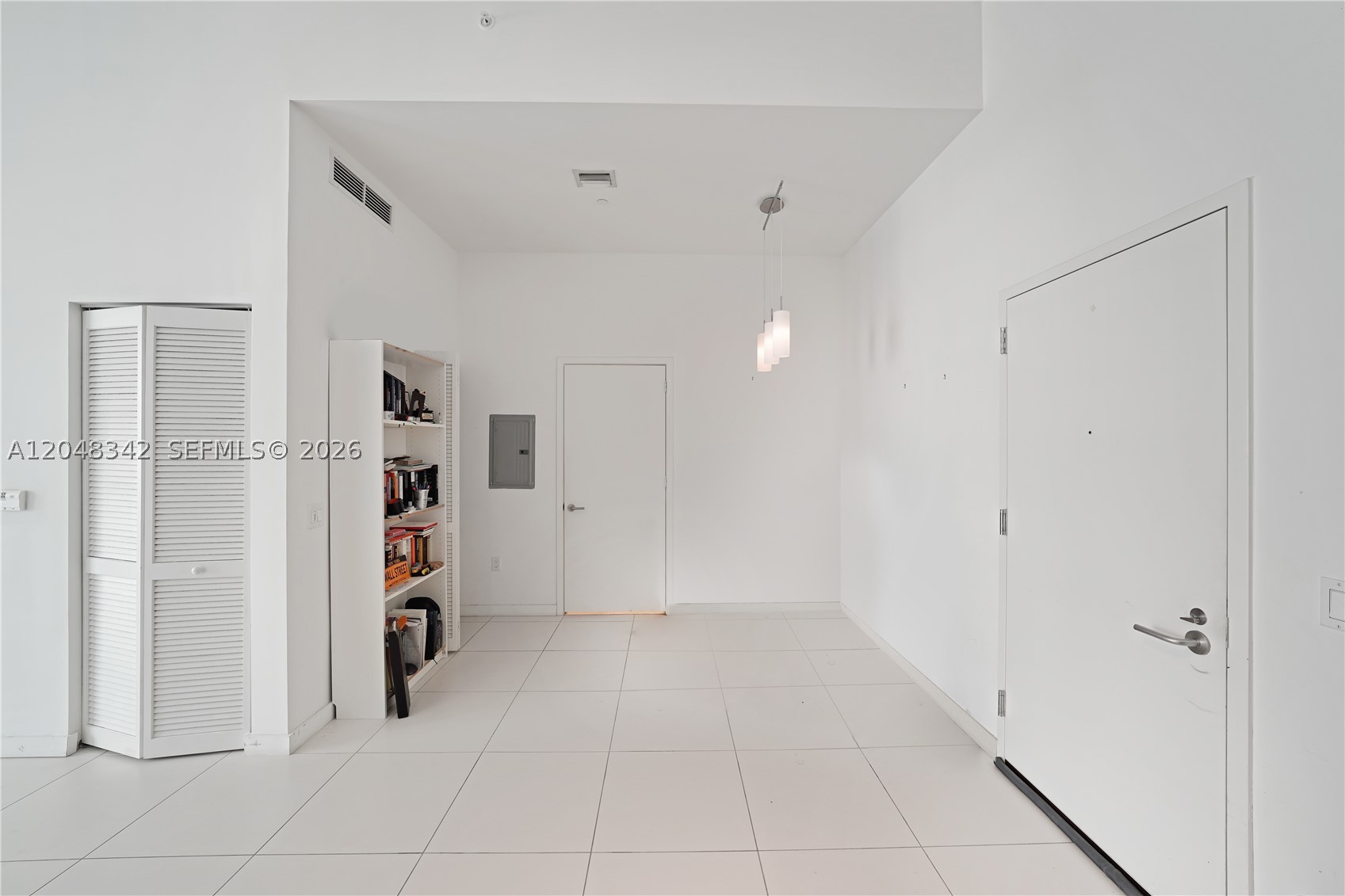 31 SE 6th St #2706, Miami FL 33131