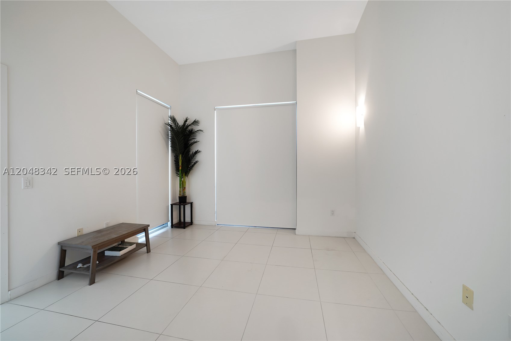 31 SE 6th St #2706, Miami FL 33131