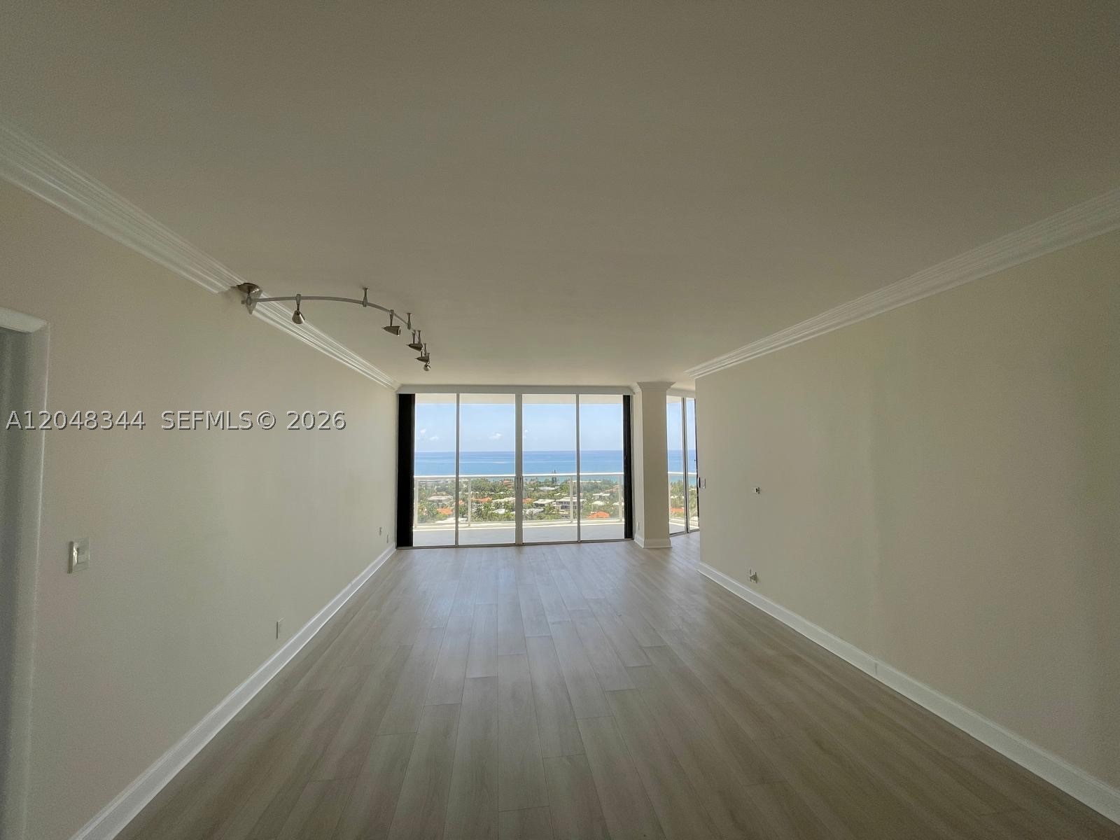 20281 E Country Club Dr #2104, Aventura FL 33180