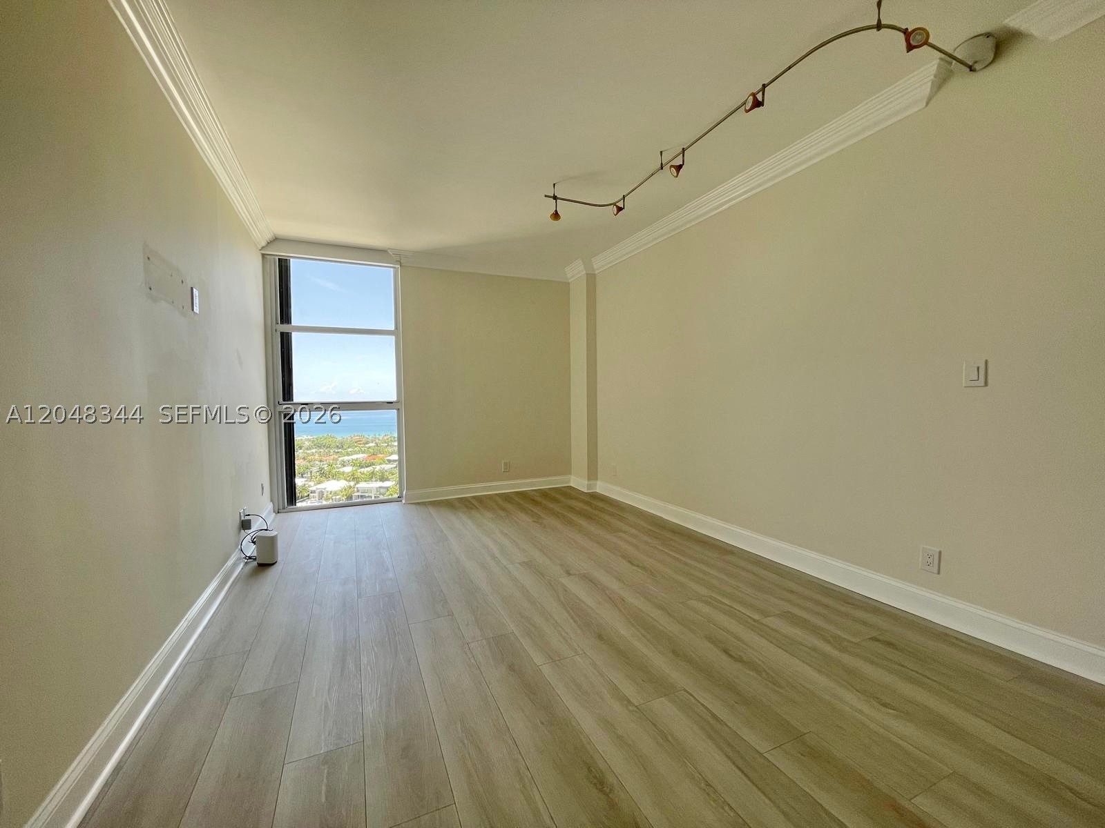20281 E Country Club Dr #2104, Aventura FL 33180
