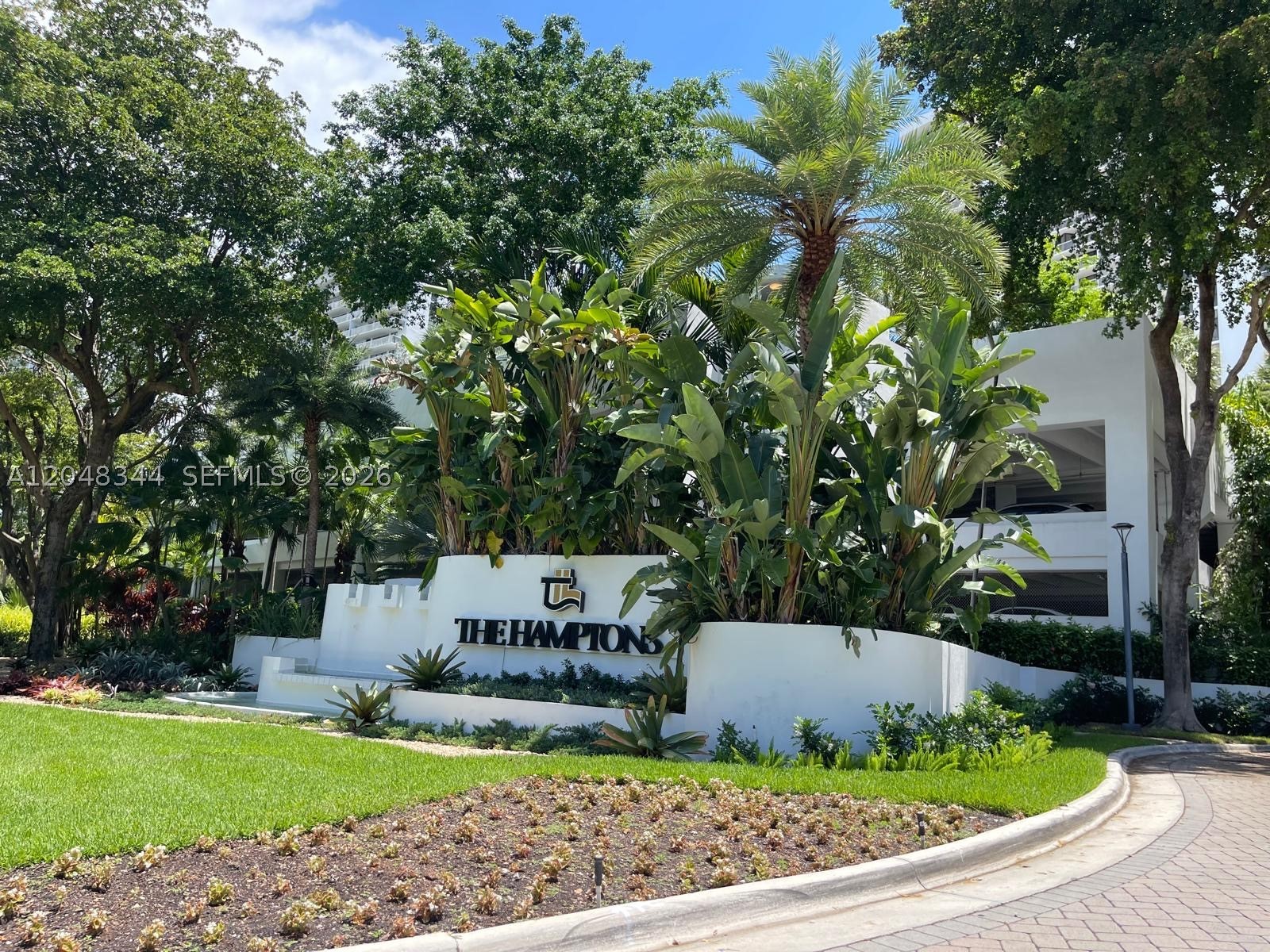 20281 E Country Club Dr #2104, Aventura FL 33180