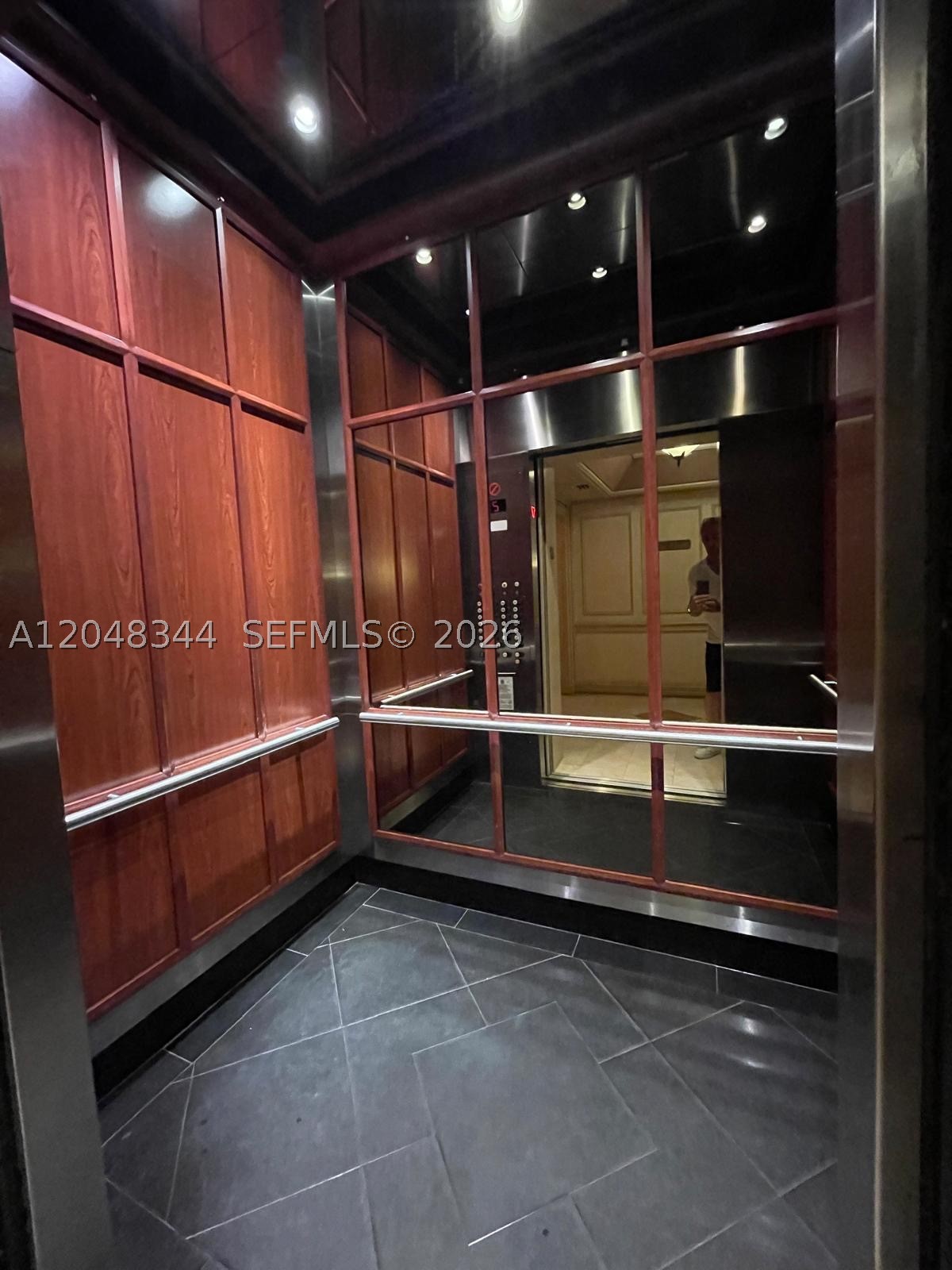 20281 E Country Club Dr #2104, Aventura FL 33180