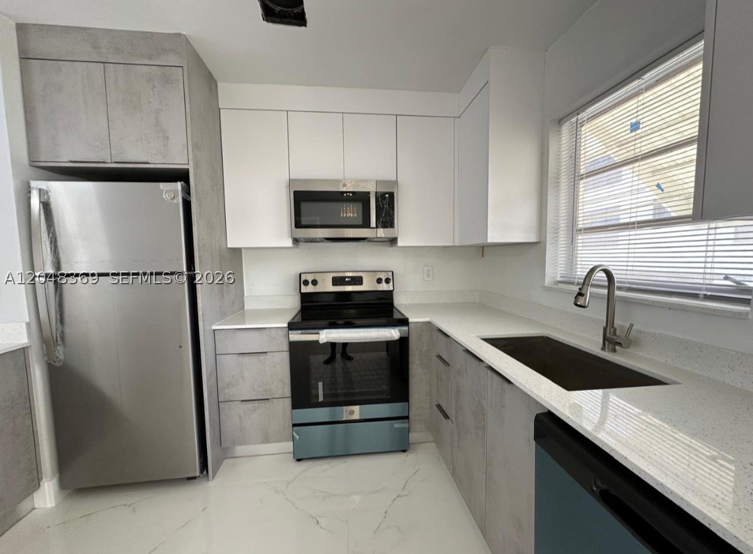 1722 Mayo St #207, Hollywood FL 33020