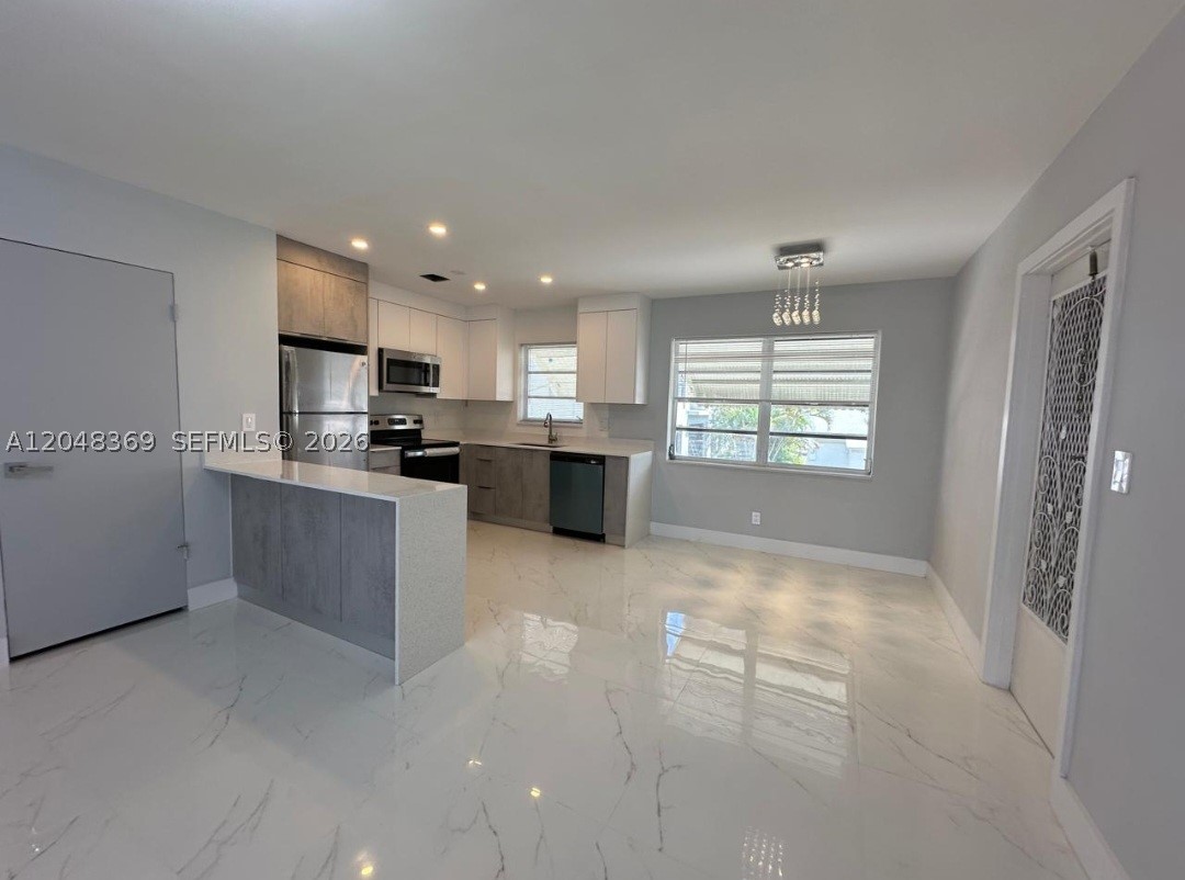 1722 Mayo St #207, Hollywood FL 33020