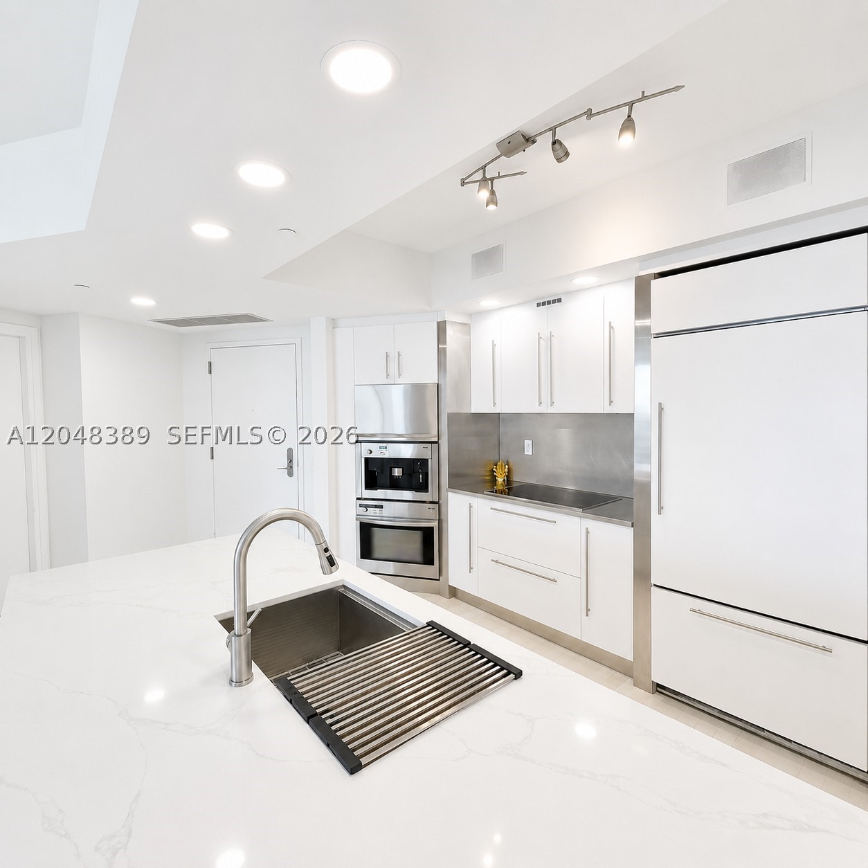 450 Alton Rd #1606, Miami Beach FL 33139