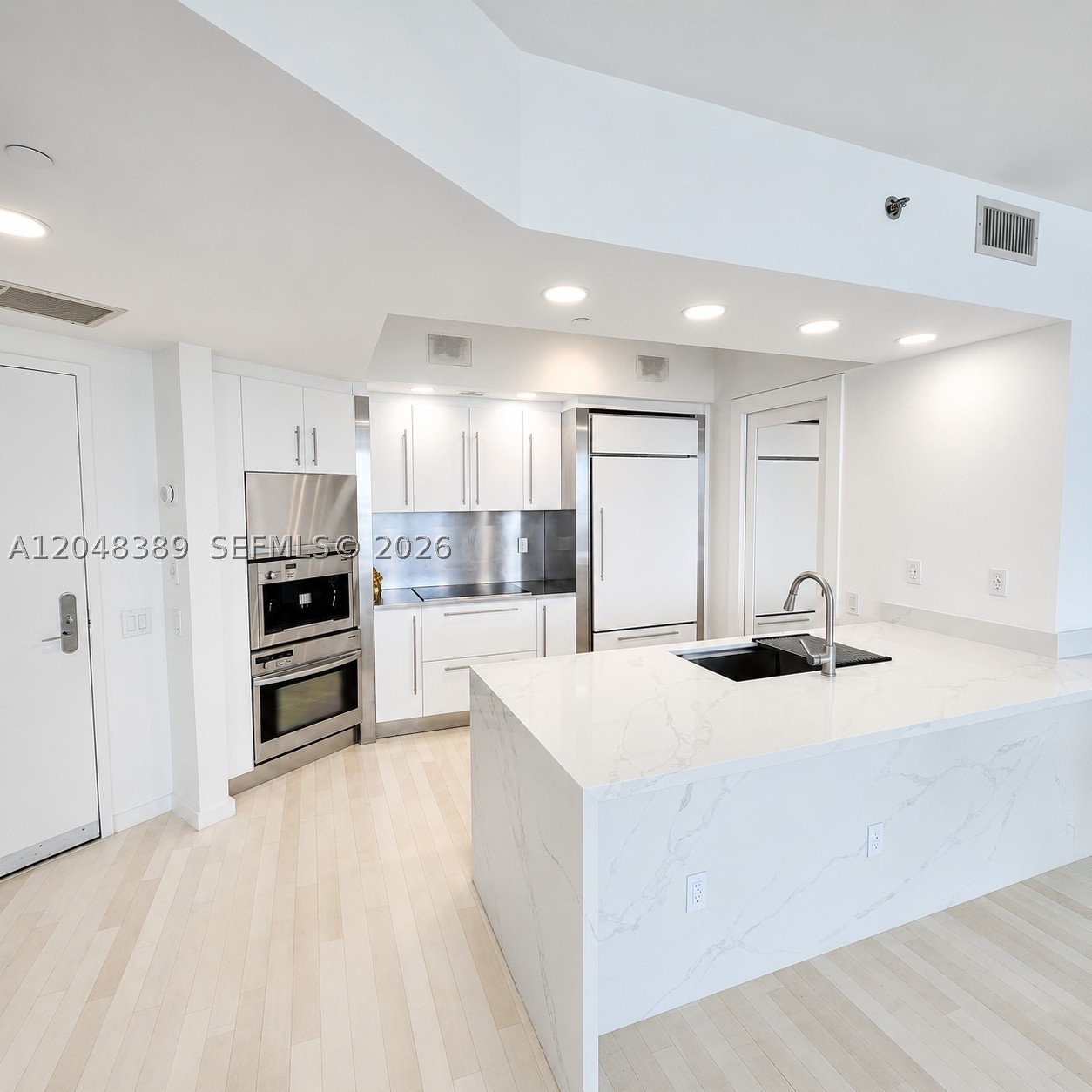 450 Alton Rd #1606, Miami Beach FL 33139