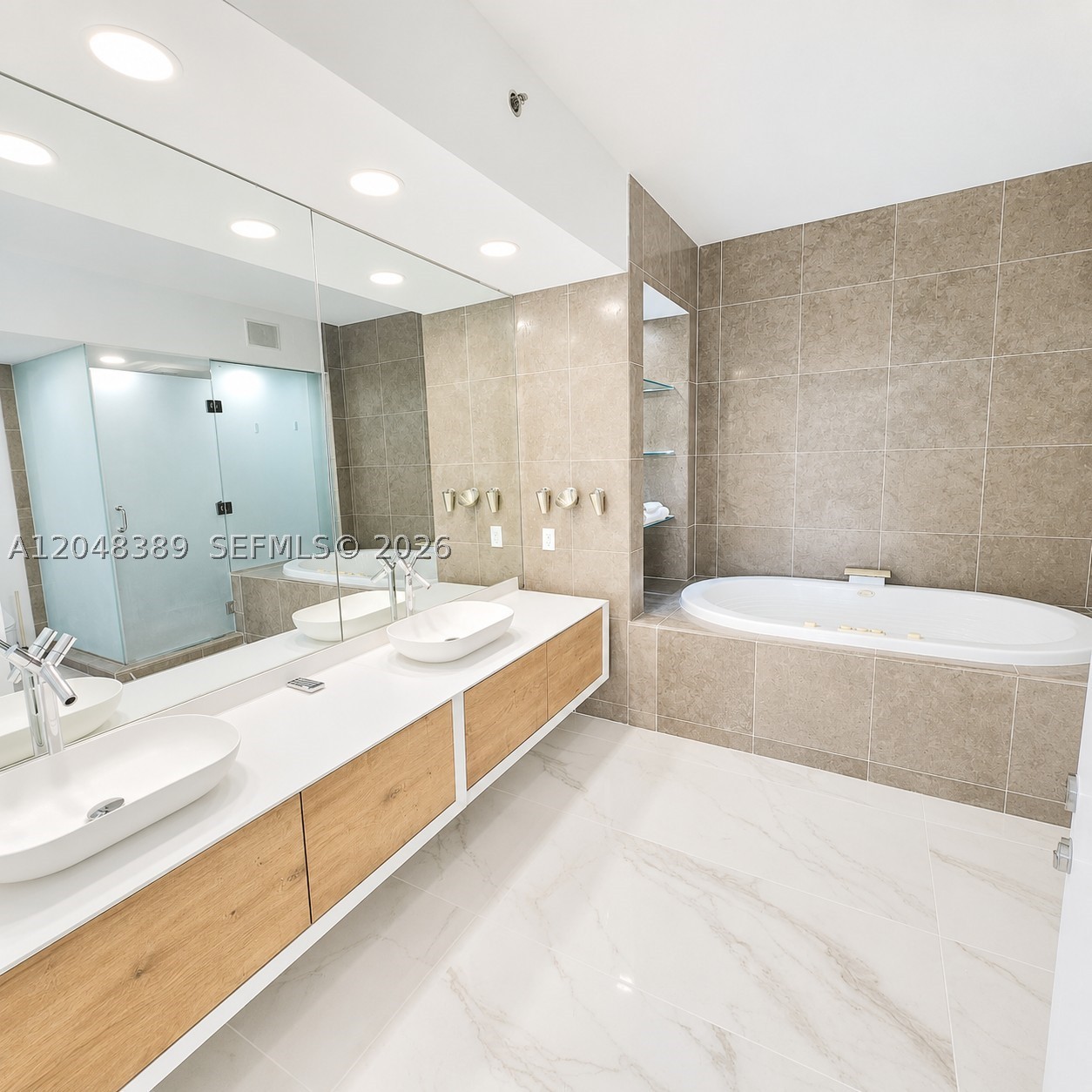 450 Alton Rd #1606, Miami Beach FL 33139