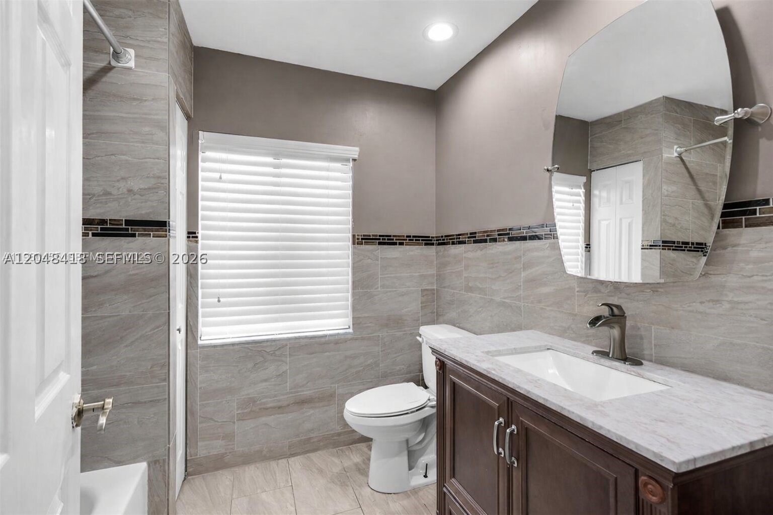 8650 NW 46th Ct, Lauderhill FL 33351