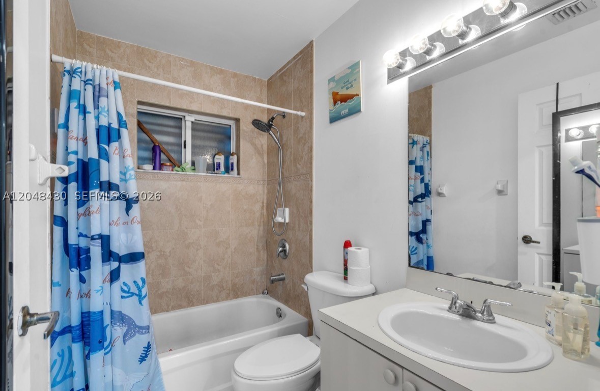 751 NW 70th St, Miami FL 33150