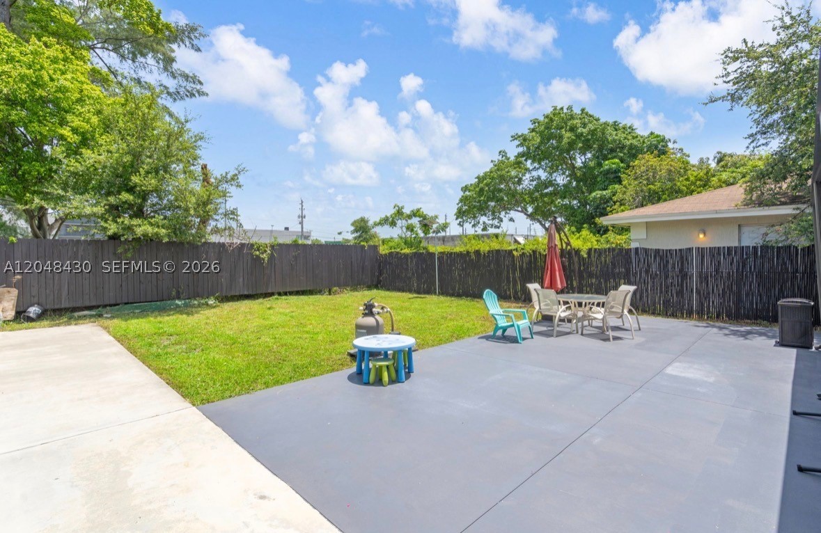 751 NW 70th St, Miami FL 33150