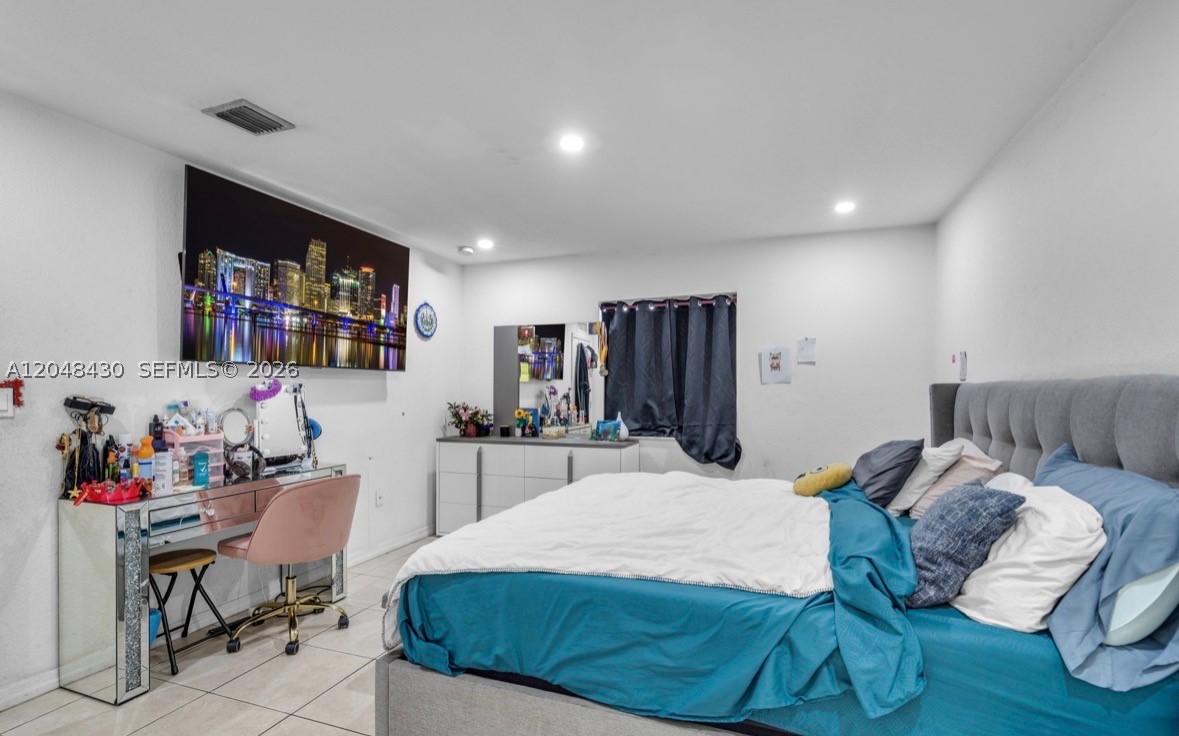 751 NW 70th St, Miami FL 33150