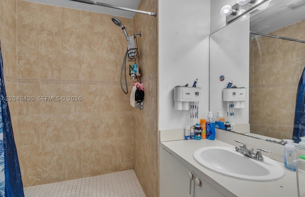 751 NW 70th St, Miami FL 33150