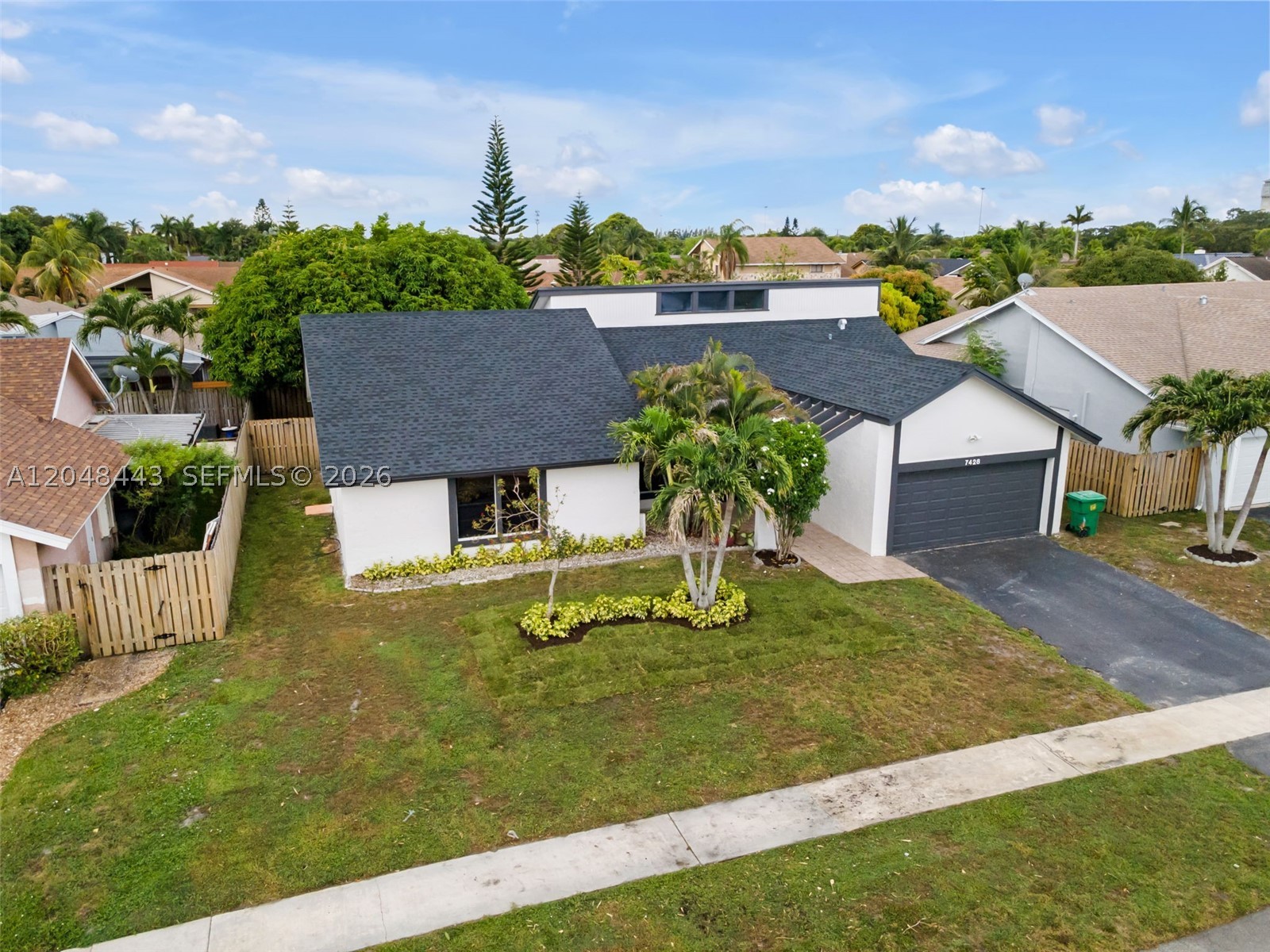 7428 NW 49th Ct, Lauderhill FL 33319