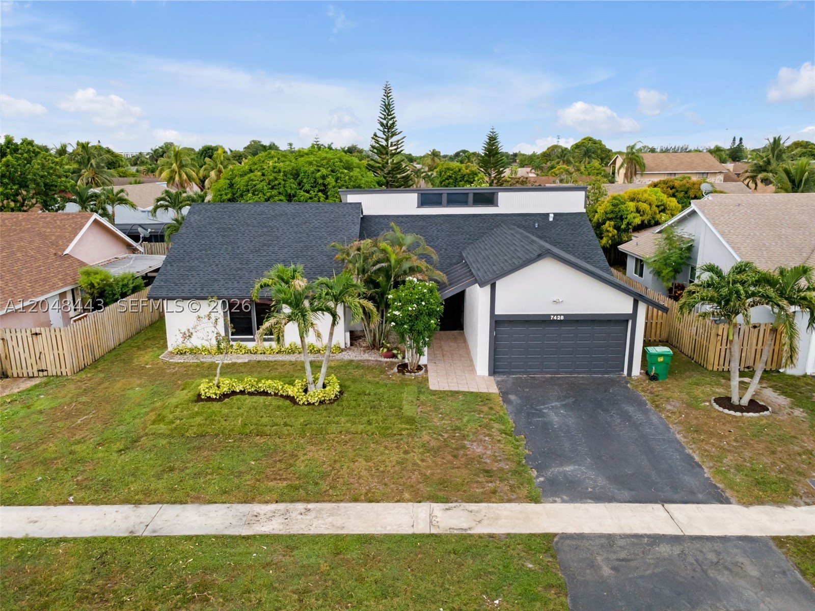 7428 NW 49th Ct, Lauderhill FL 33319