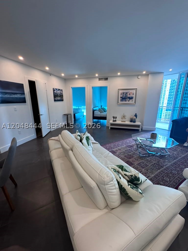350 S Miami Ave #1902, Miami FL 33130