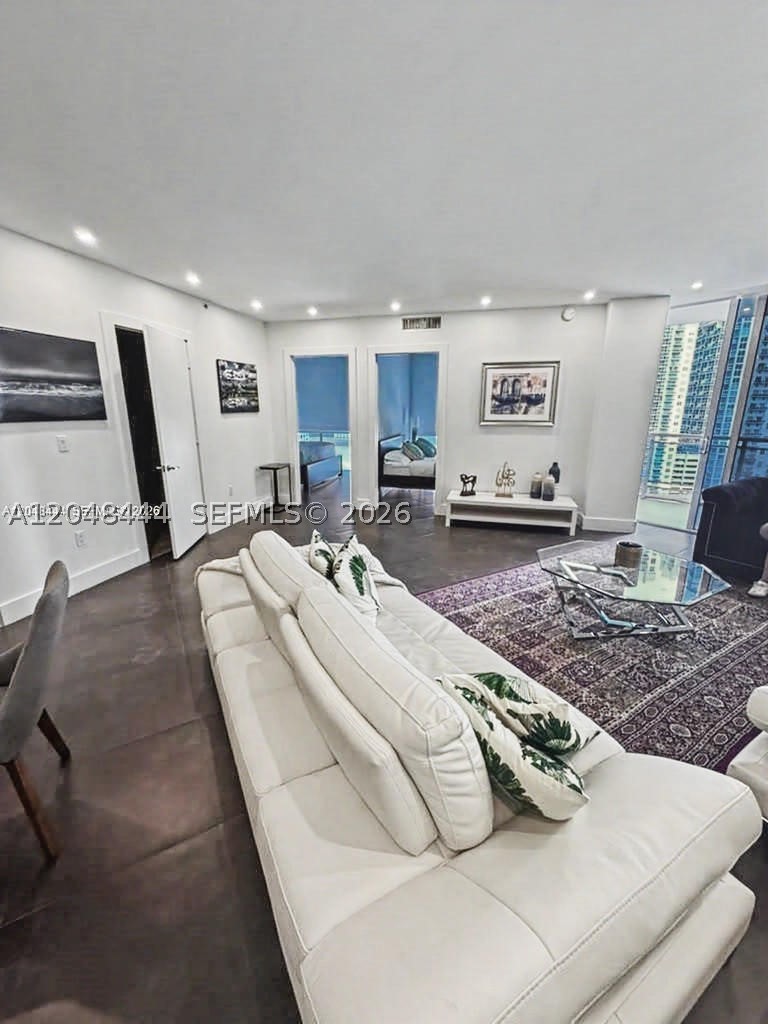 350 S Miami Ave #1902, Miami FL 33130