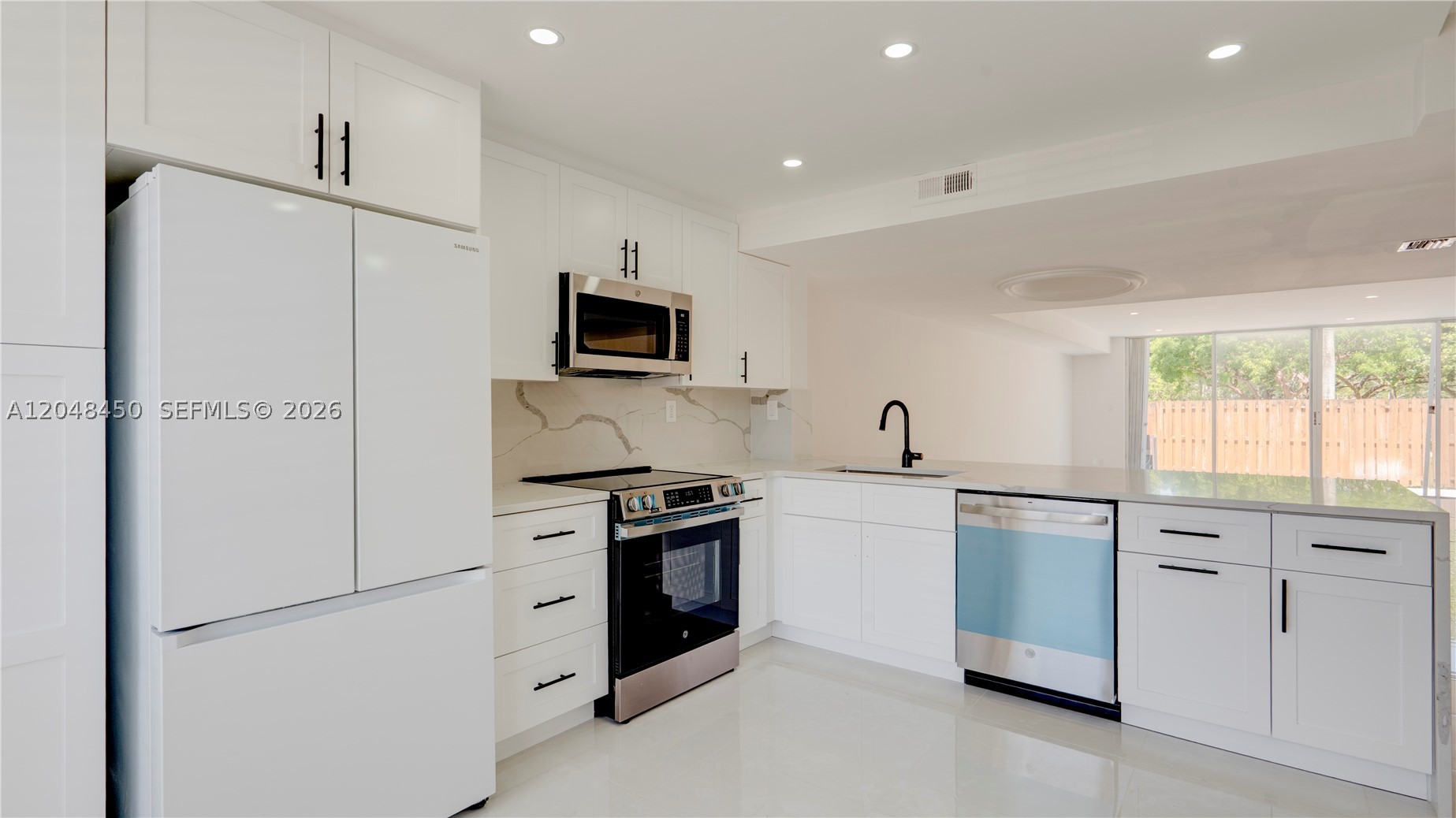 933 NE 24th Ave #169, Hallandale Beach FL 33009