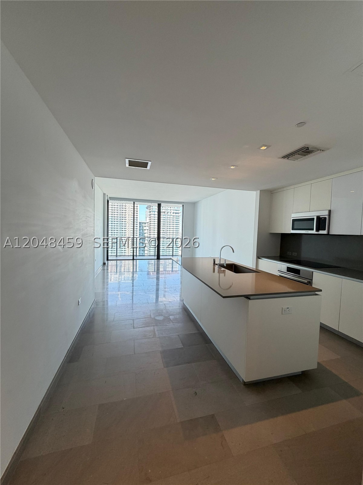 68 SE 6th St #2506, Miami FL 33131