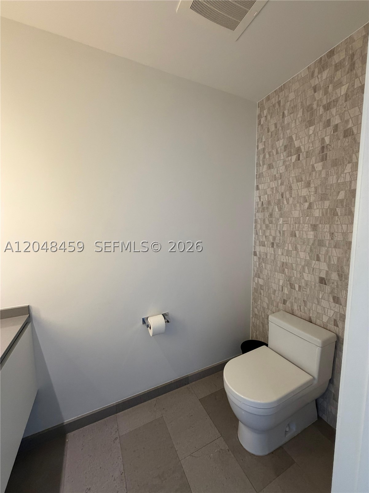 68 SE 6th St #2506, Miami FL 33131
