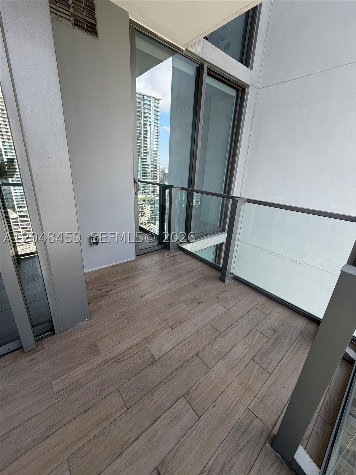 68 SE 6th St #2506, Miami FL 33131