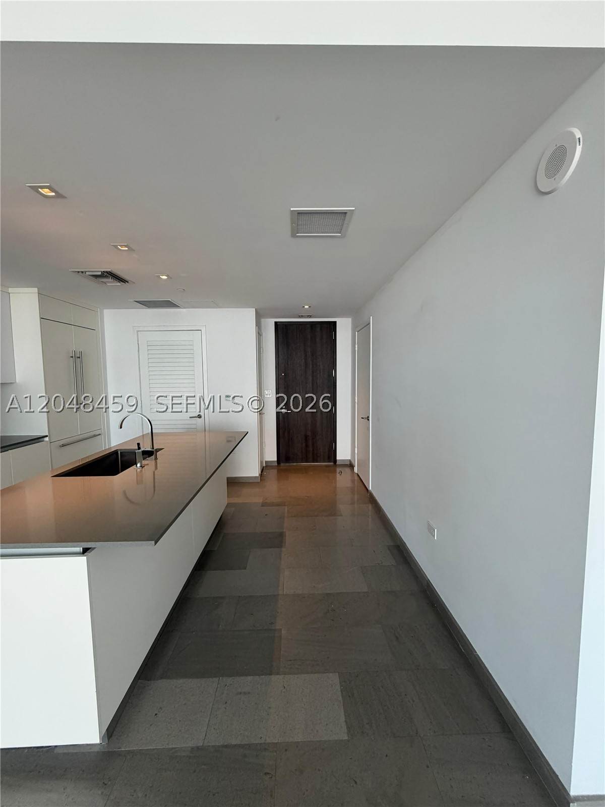 68 SE 6th St #2506, Miami FL 33131