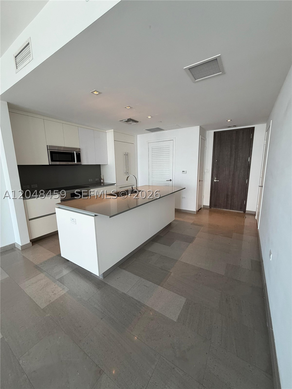68 SE 6th St #2506, Miami FL 33131