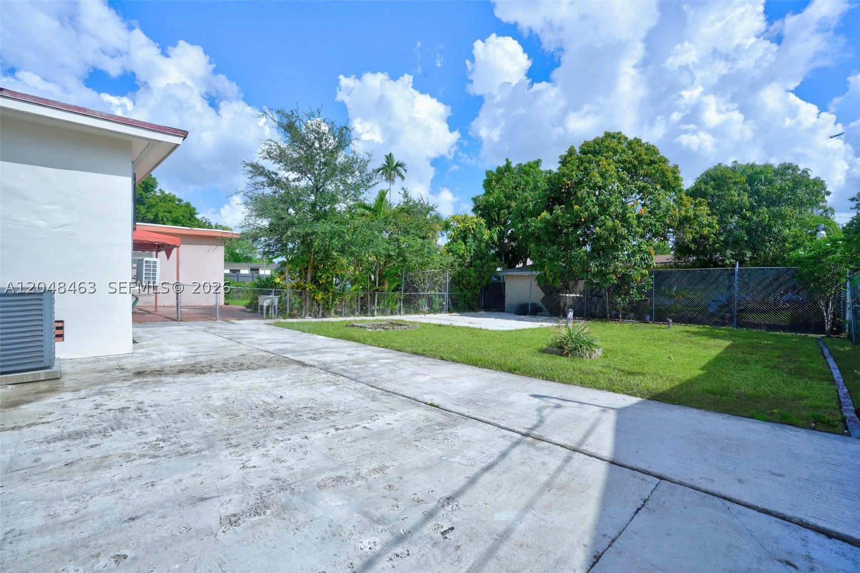 2323 NW 1st St, Miami FL 33125
