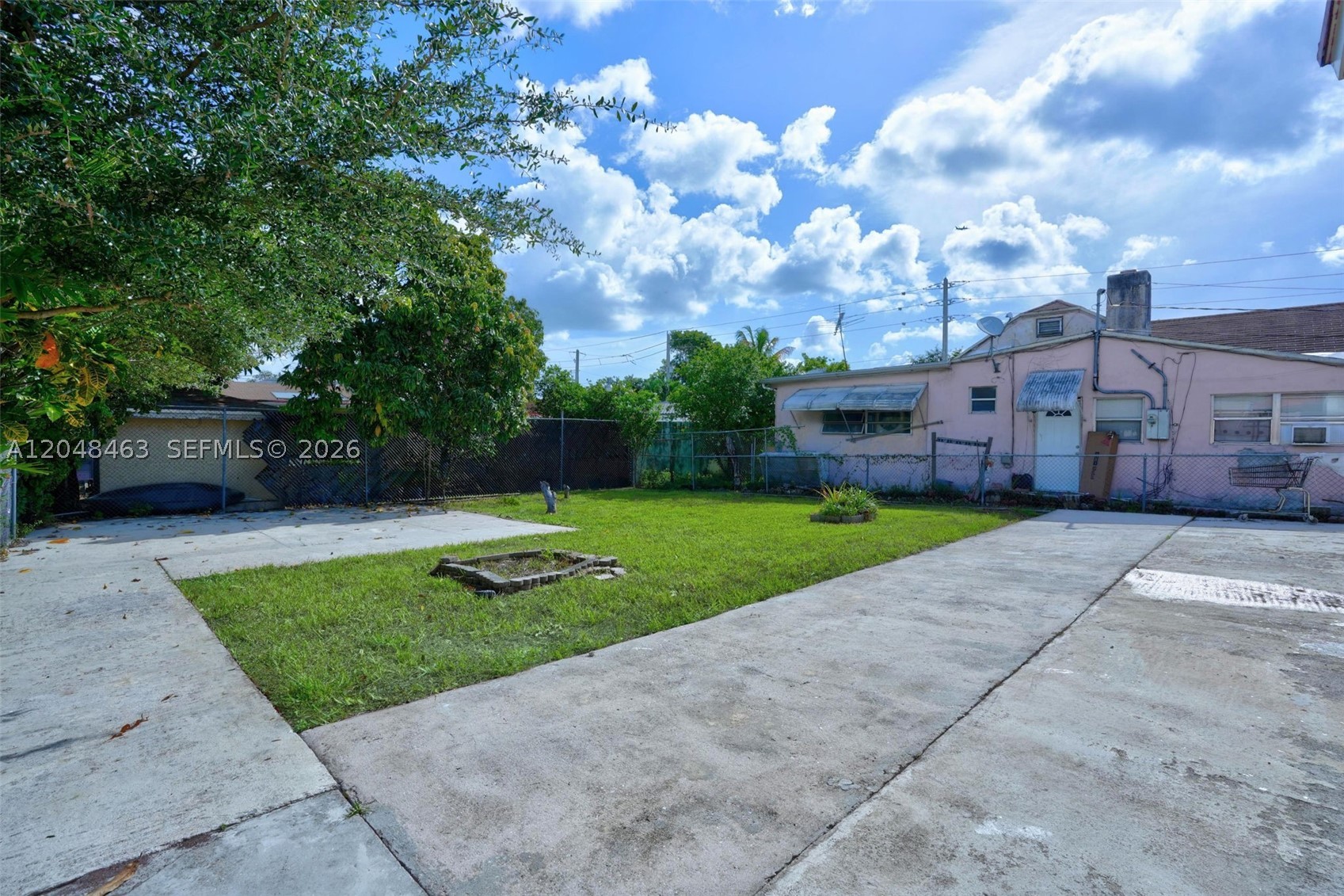 2323 NW 1st St, Miami FL 33125