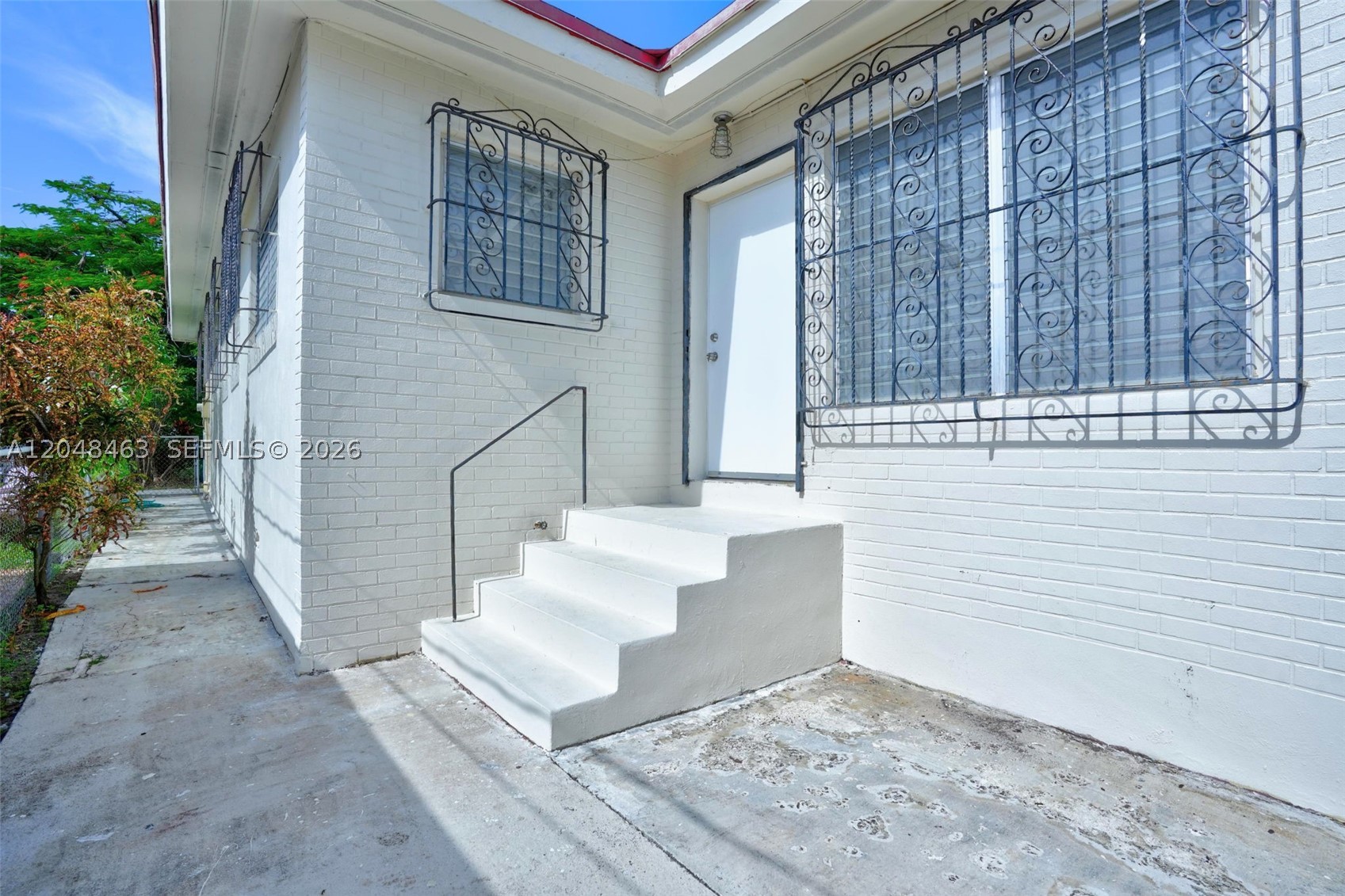 2323 NW 1st St, Miami FL 33125