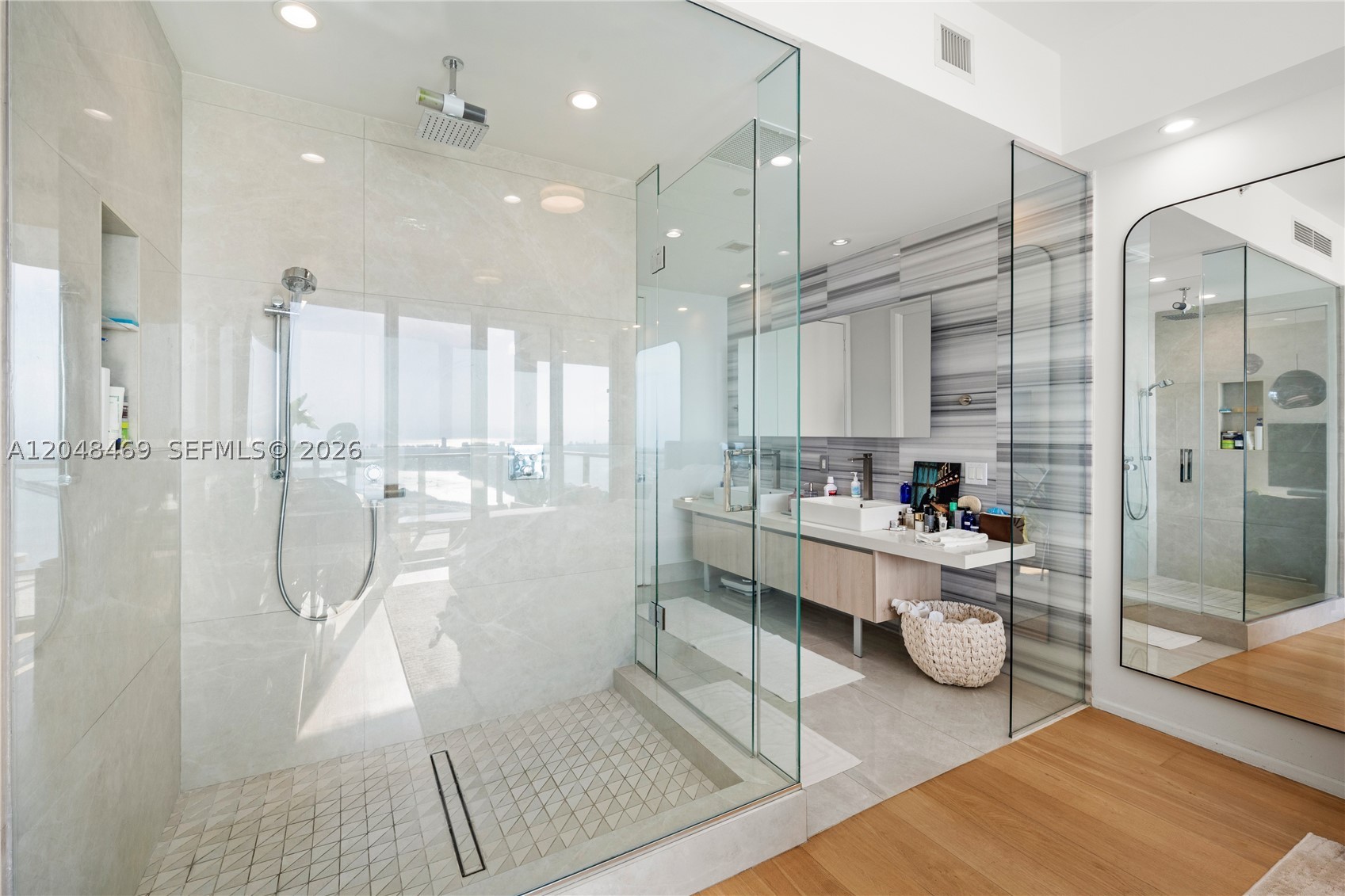 1100 Biscayne Blvd #5004, Miami FL 33132