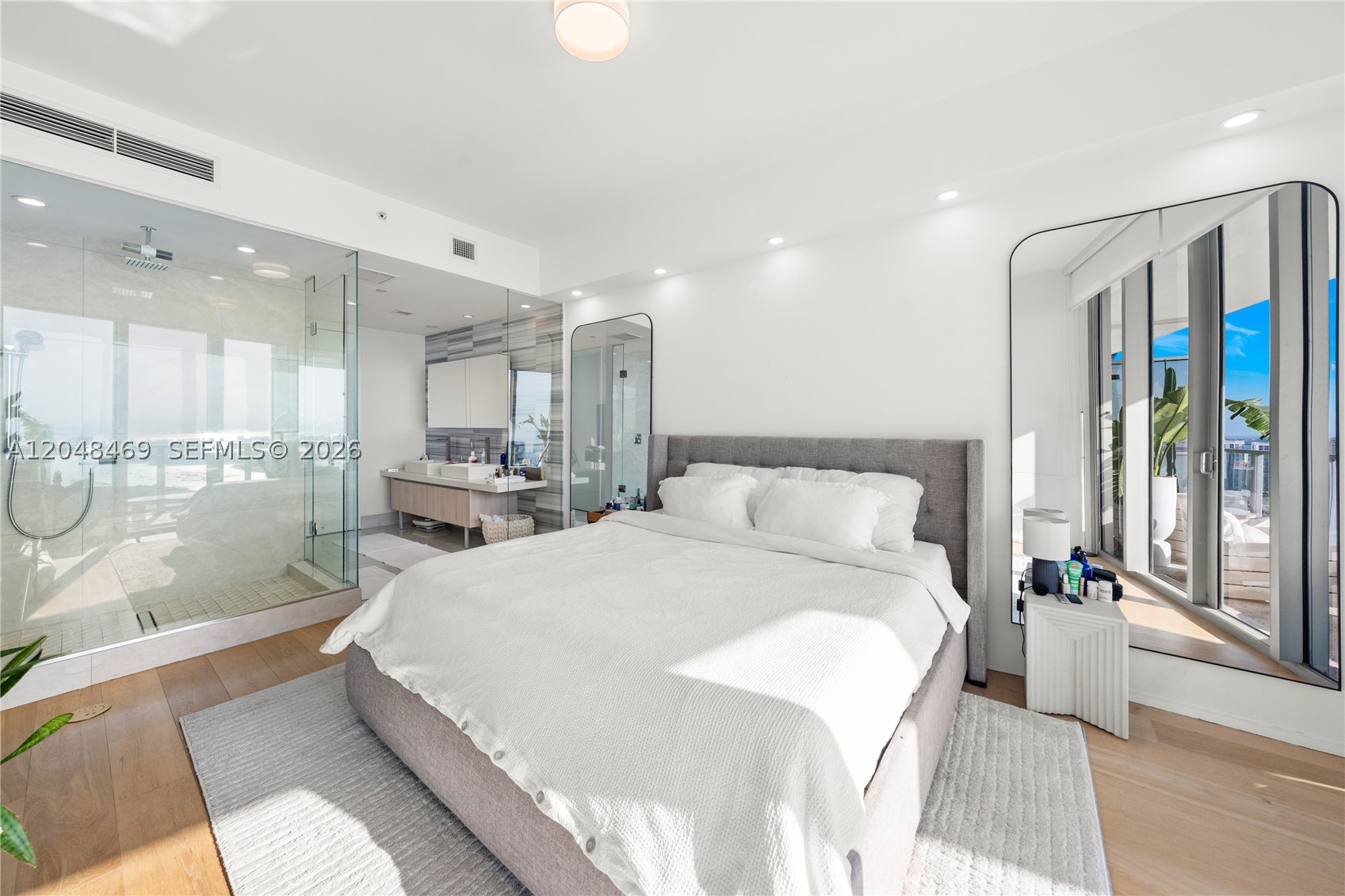 1100 Biscayne Blvd #5004, Miami FL 33132