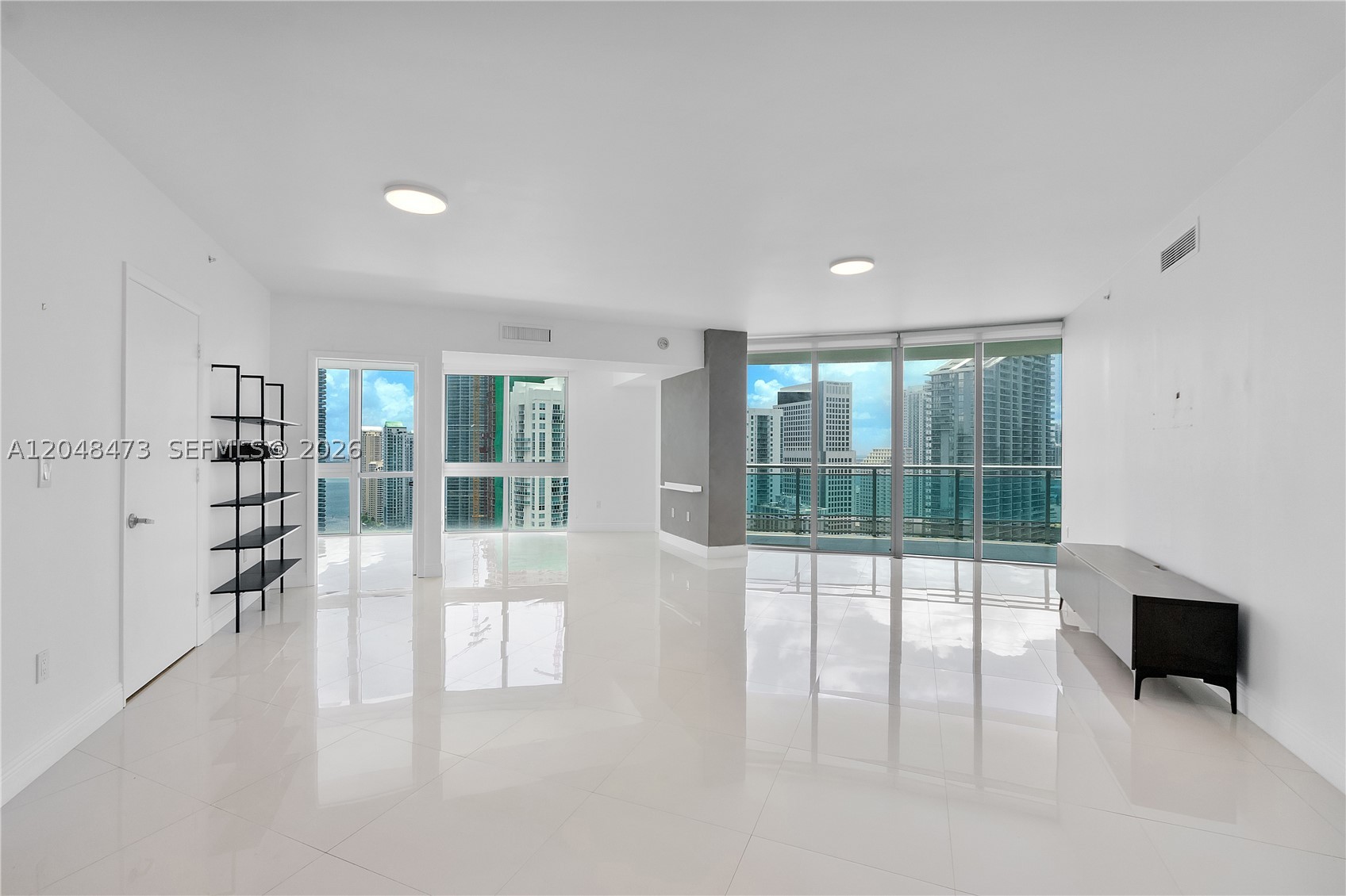 350 S Miami Ave #3702, Miami FL 33130