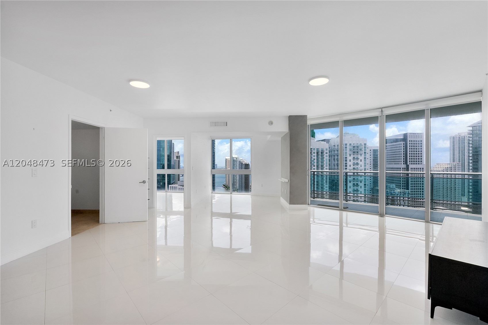 350 S Miami Ave #3702, Miami FL 33130