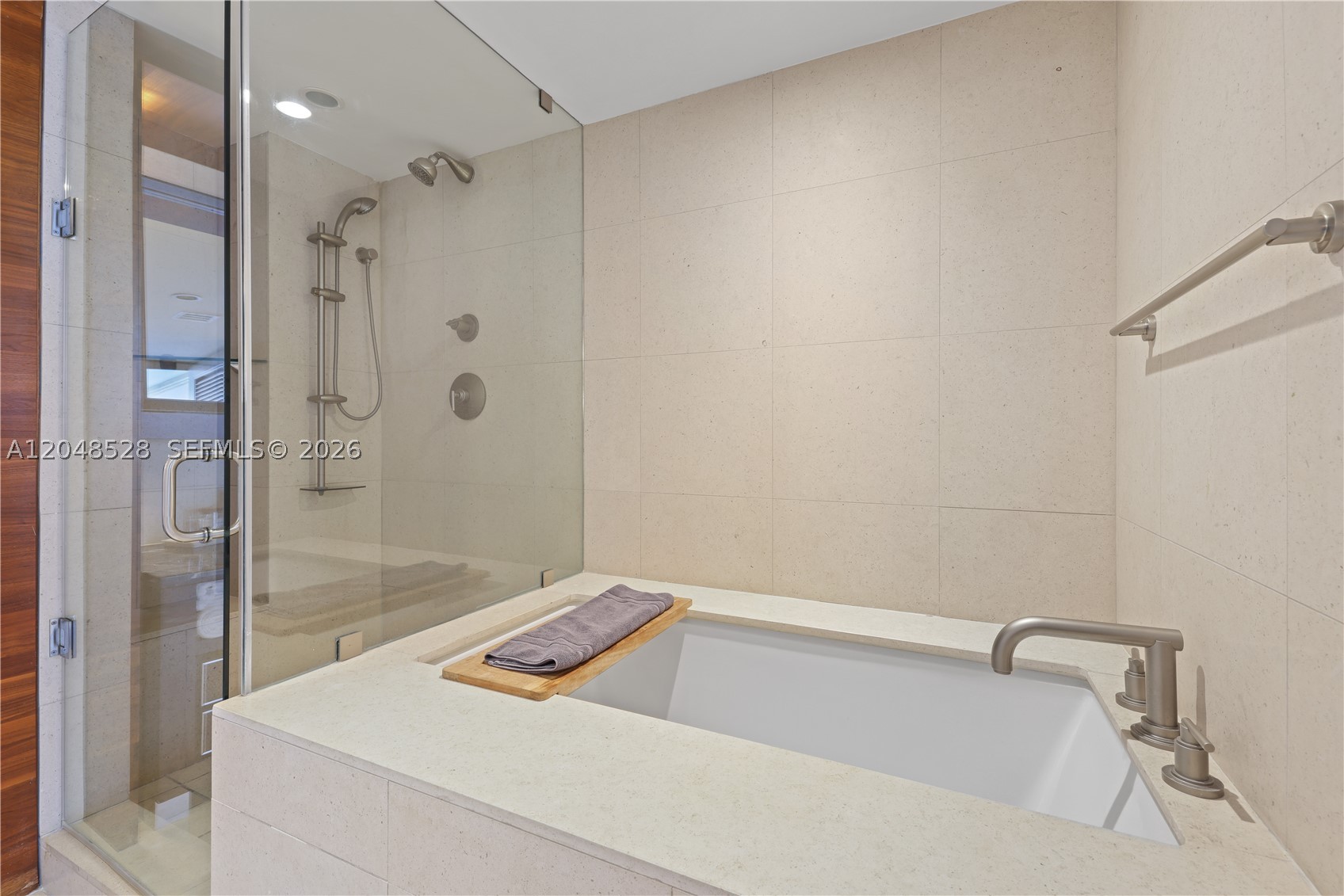 6801 Collins Ave #516, Miami Beach FL 33141