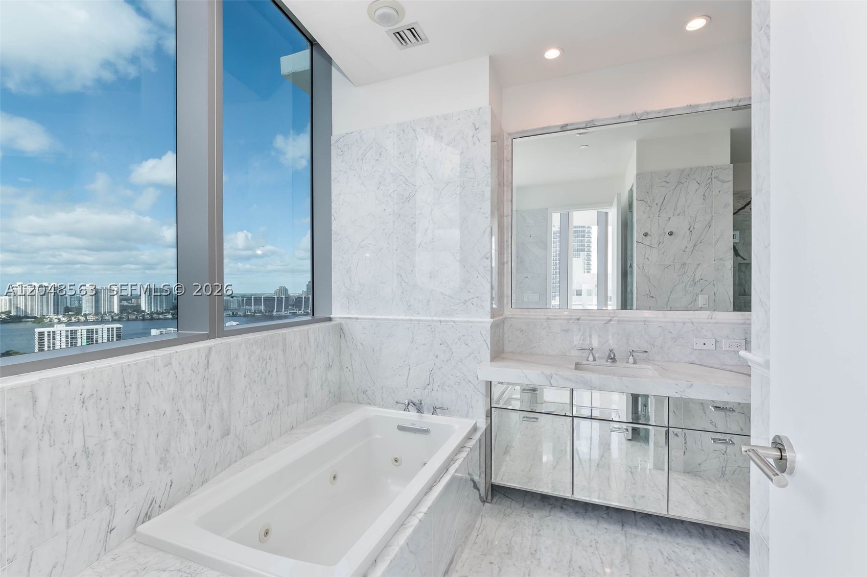 17475 Collins Ave #2003, Sunny Isles Beach FL 33160