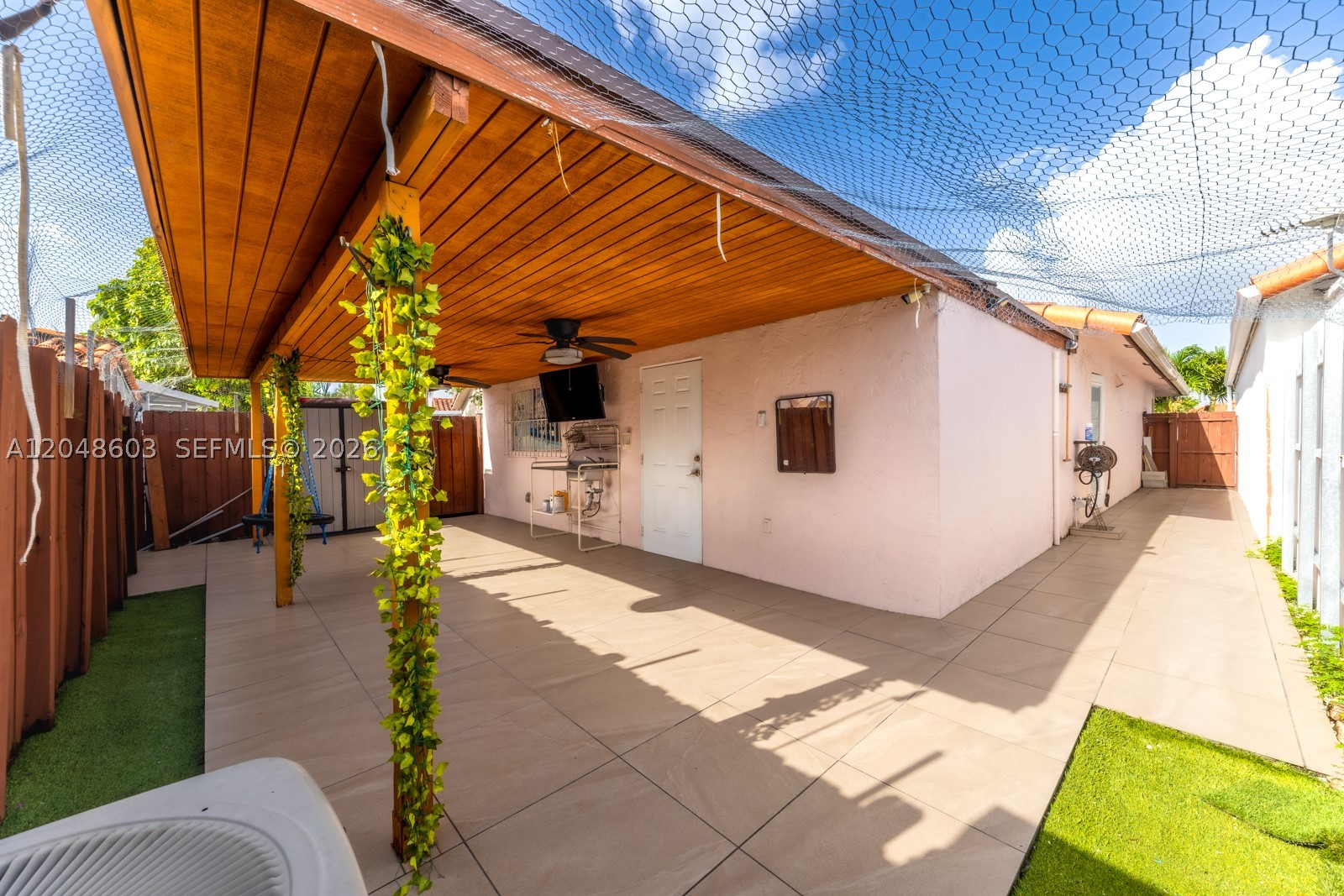 2610 W 65th St #2610, Hialeah FL 33016