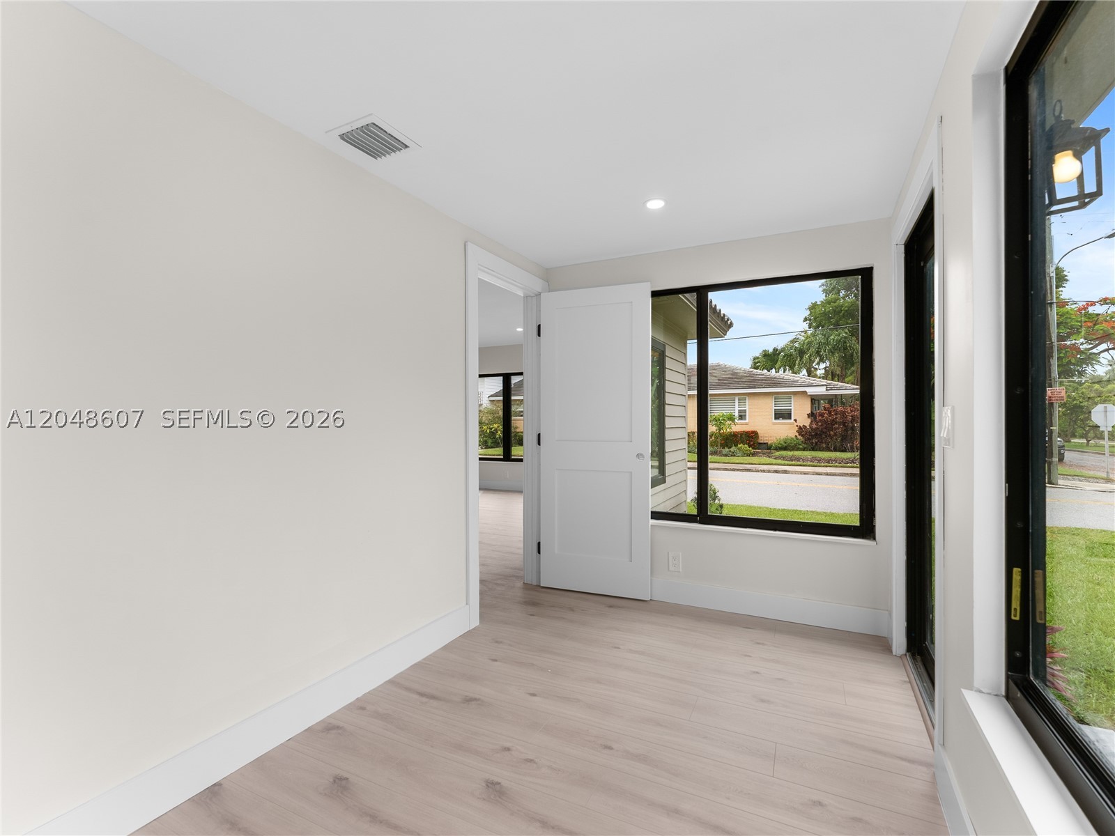 801 S Palmway, Lake Worth FL 33460