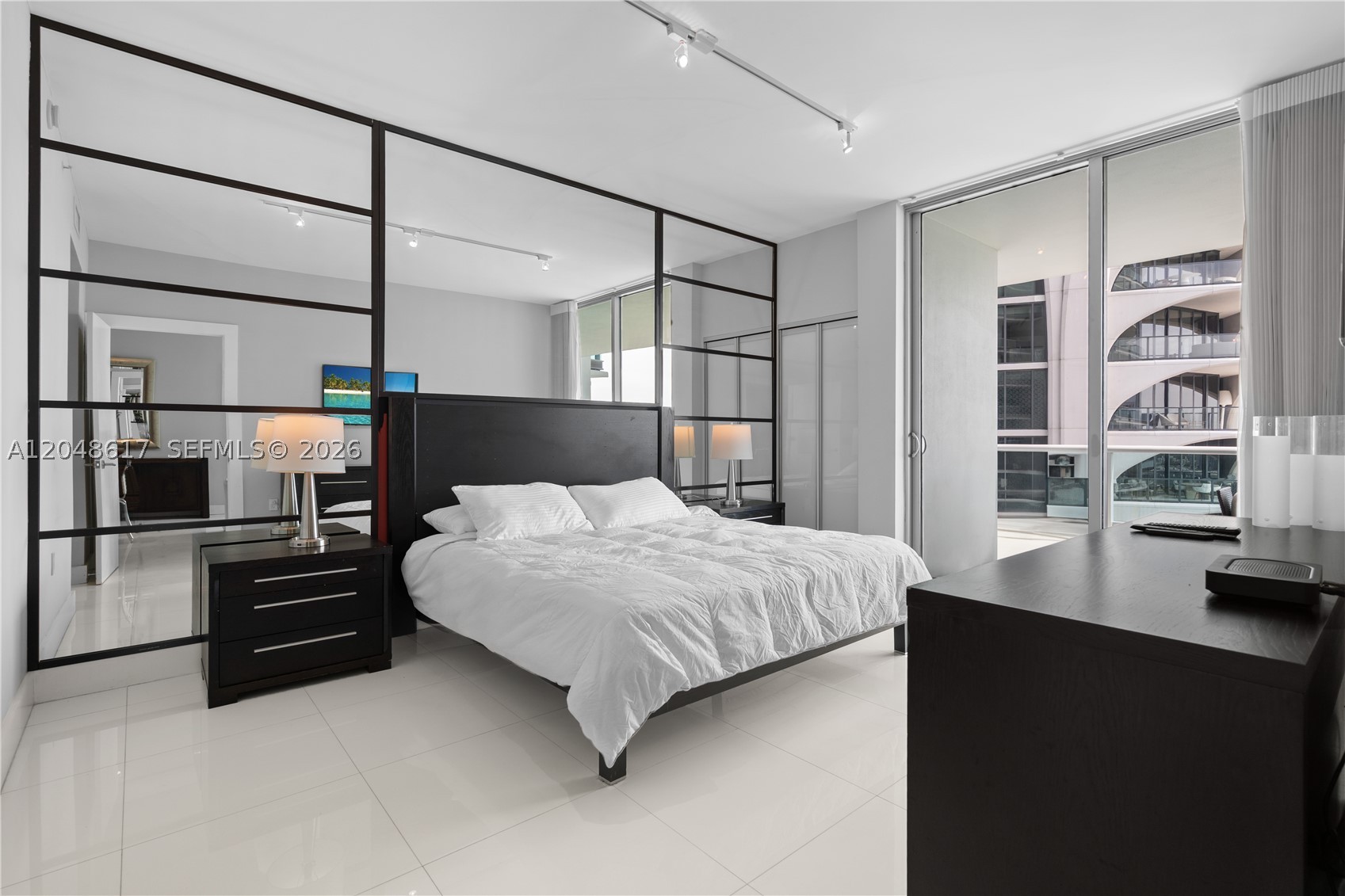 900 Biscayne Blvd #2408, Miami FL 33132