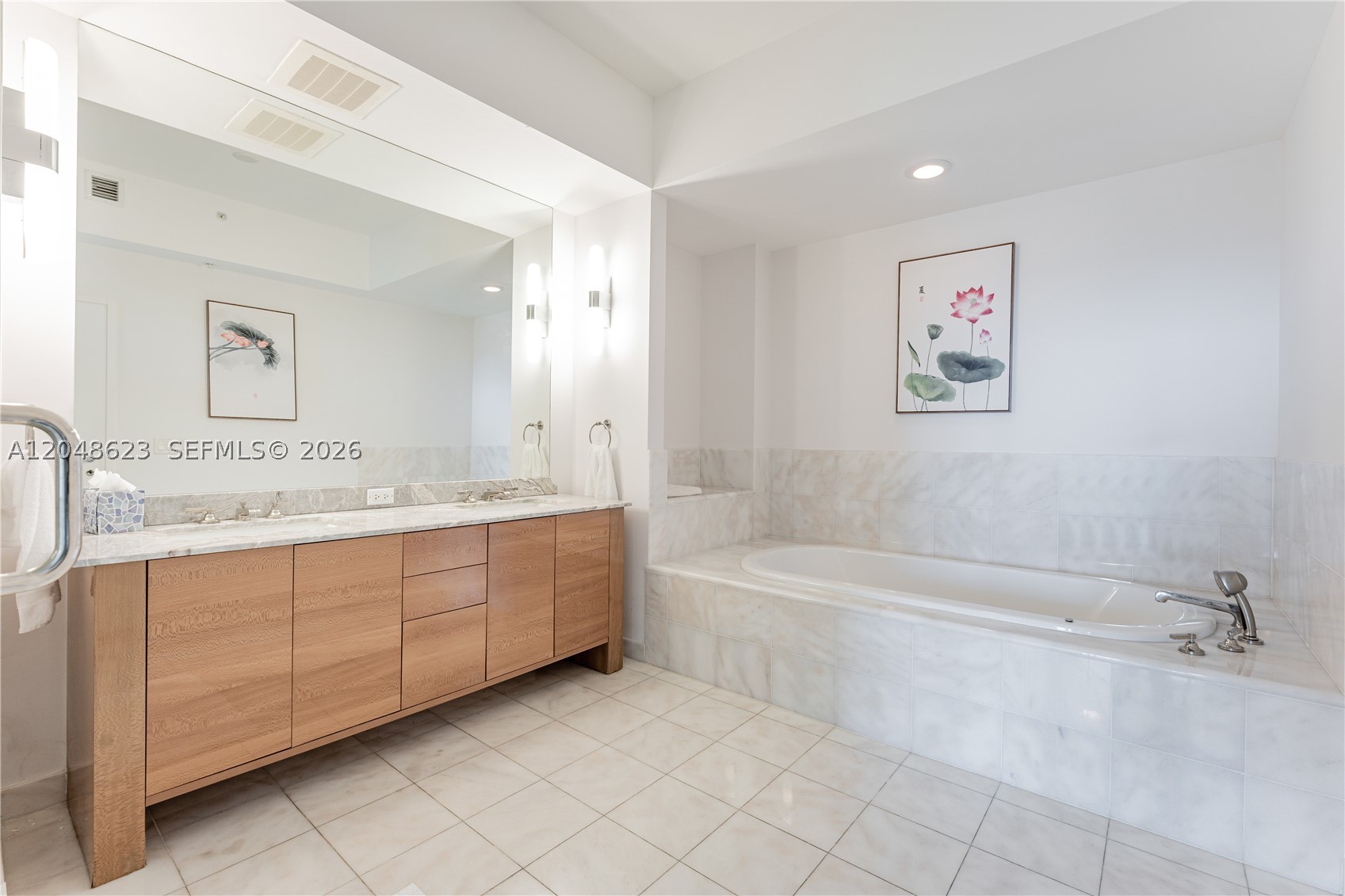 50 S Pointe Dr #701, Miami Beach FL 33139