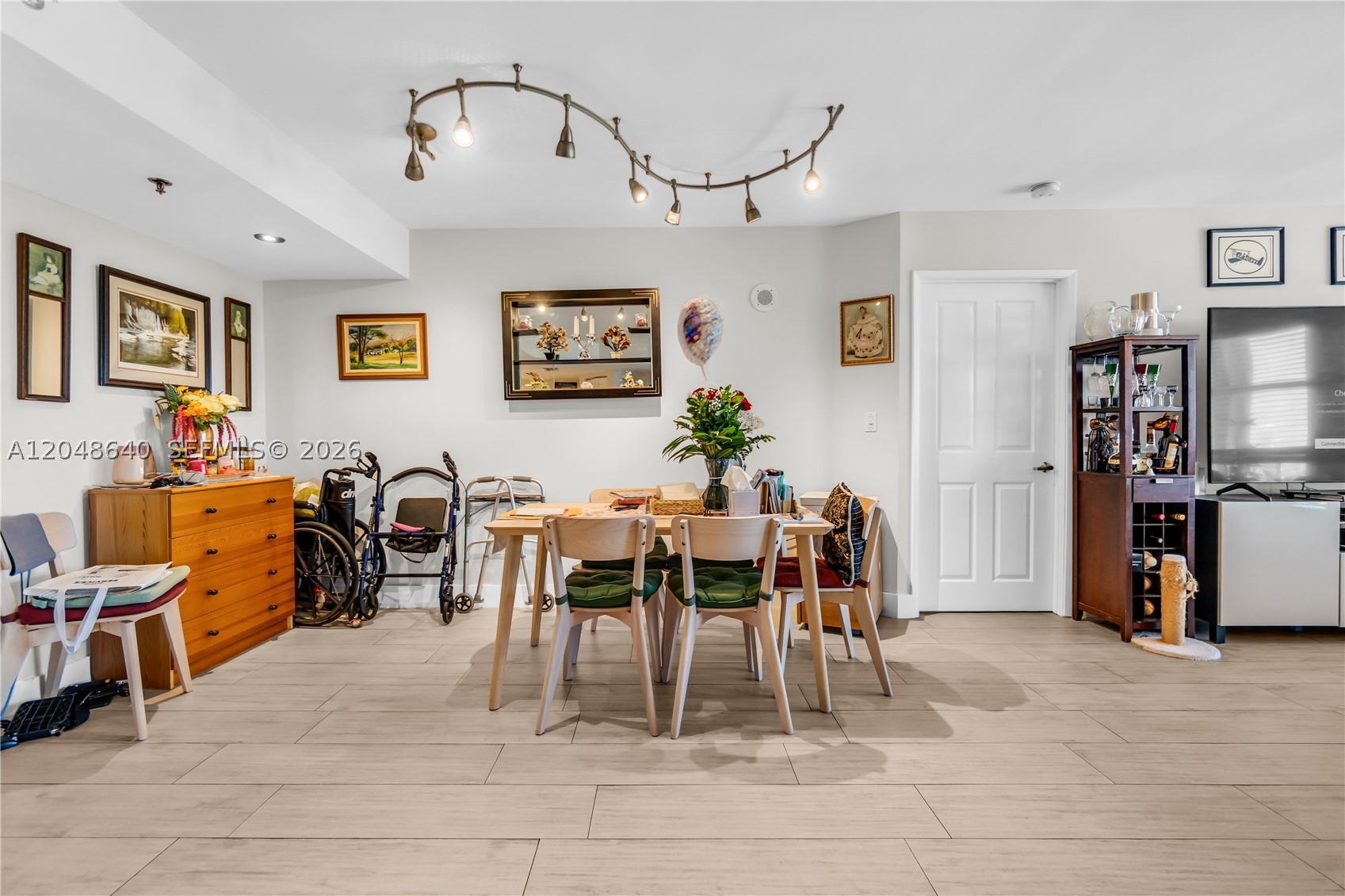 2351 Douglas Rd #1101, Miami FL 33145