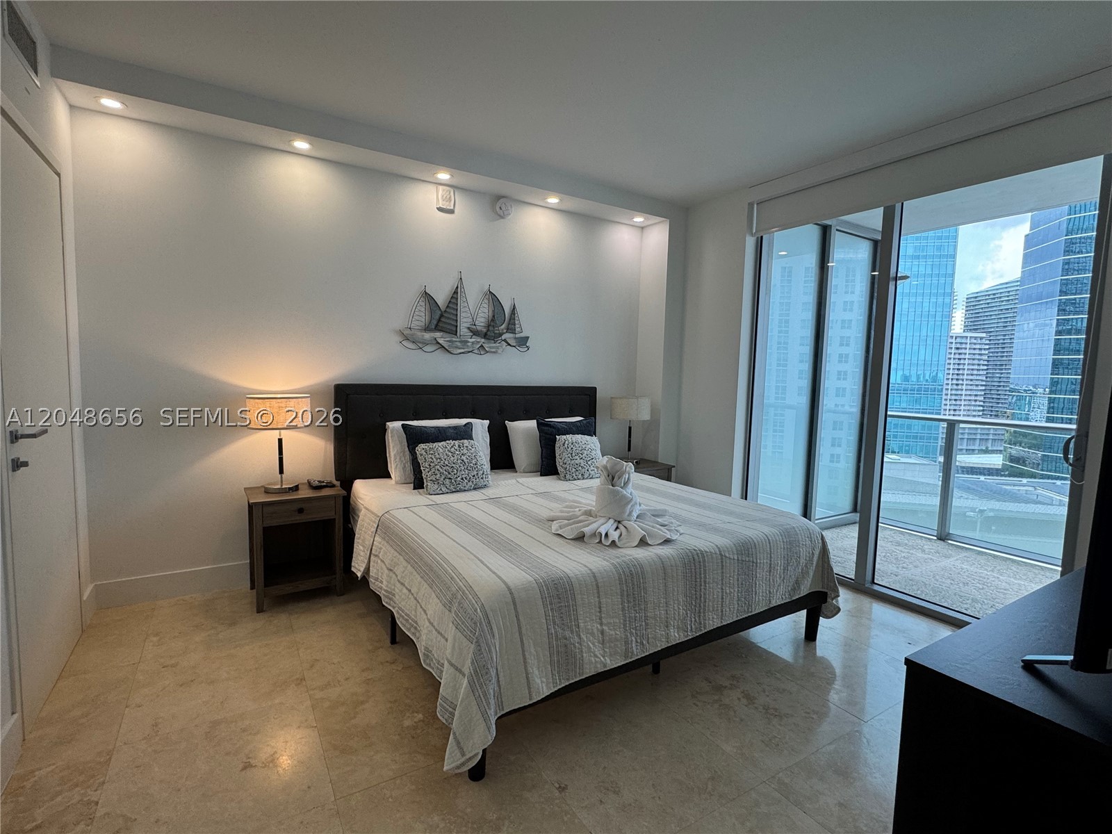 1300 Brickell Bay Dr #1701, Miami FL 33131