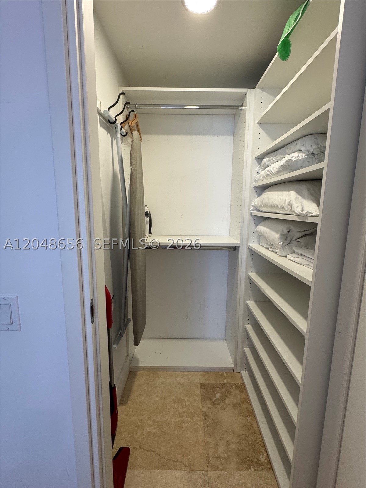 1300 Brickell Bay Dr #1701, Miami FL 33131