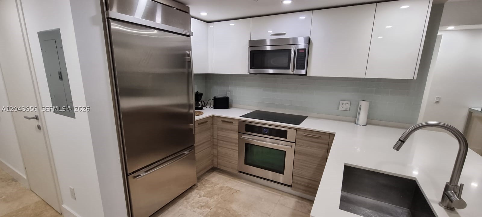 1300 Brickell Bay Dr #1701, Miami FL 33131
